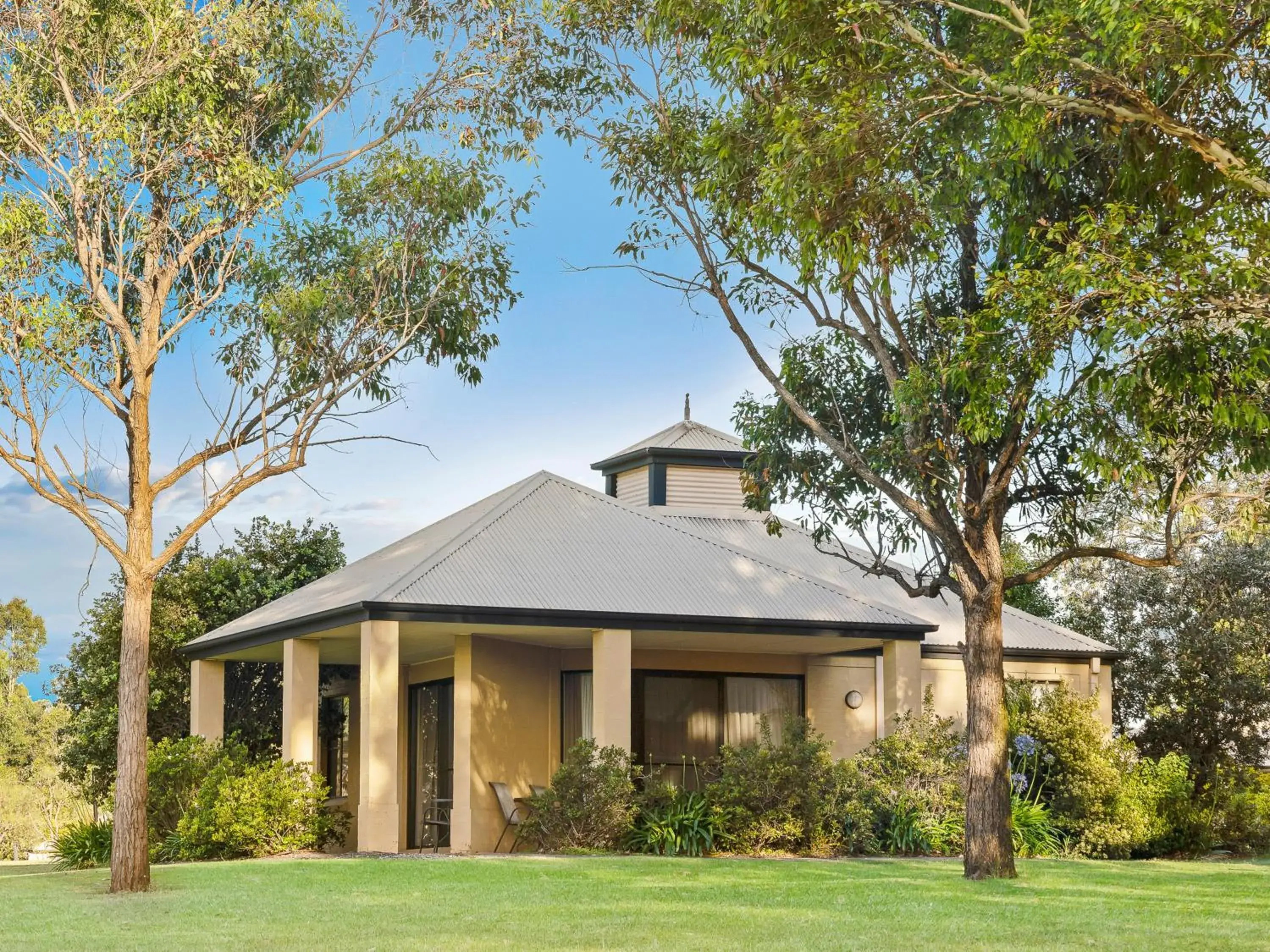 Property Building in Leisure Inn Pokolbin Hill