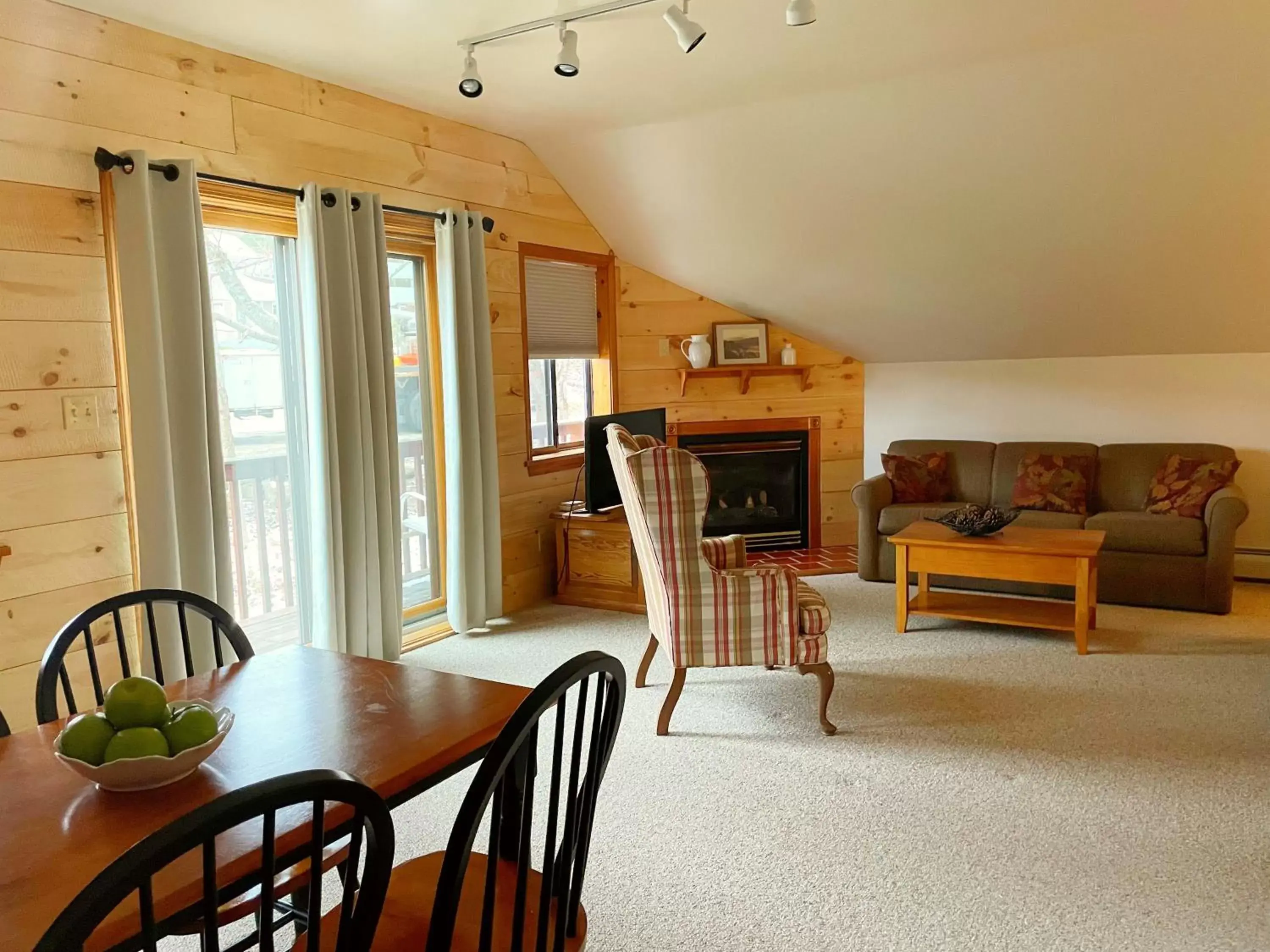 Dining Area in The Snowed Inn