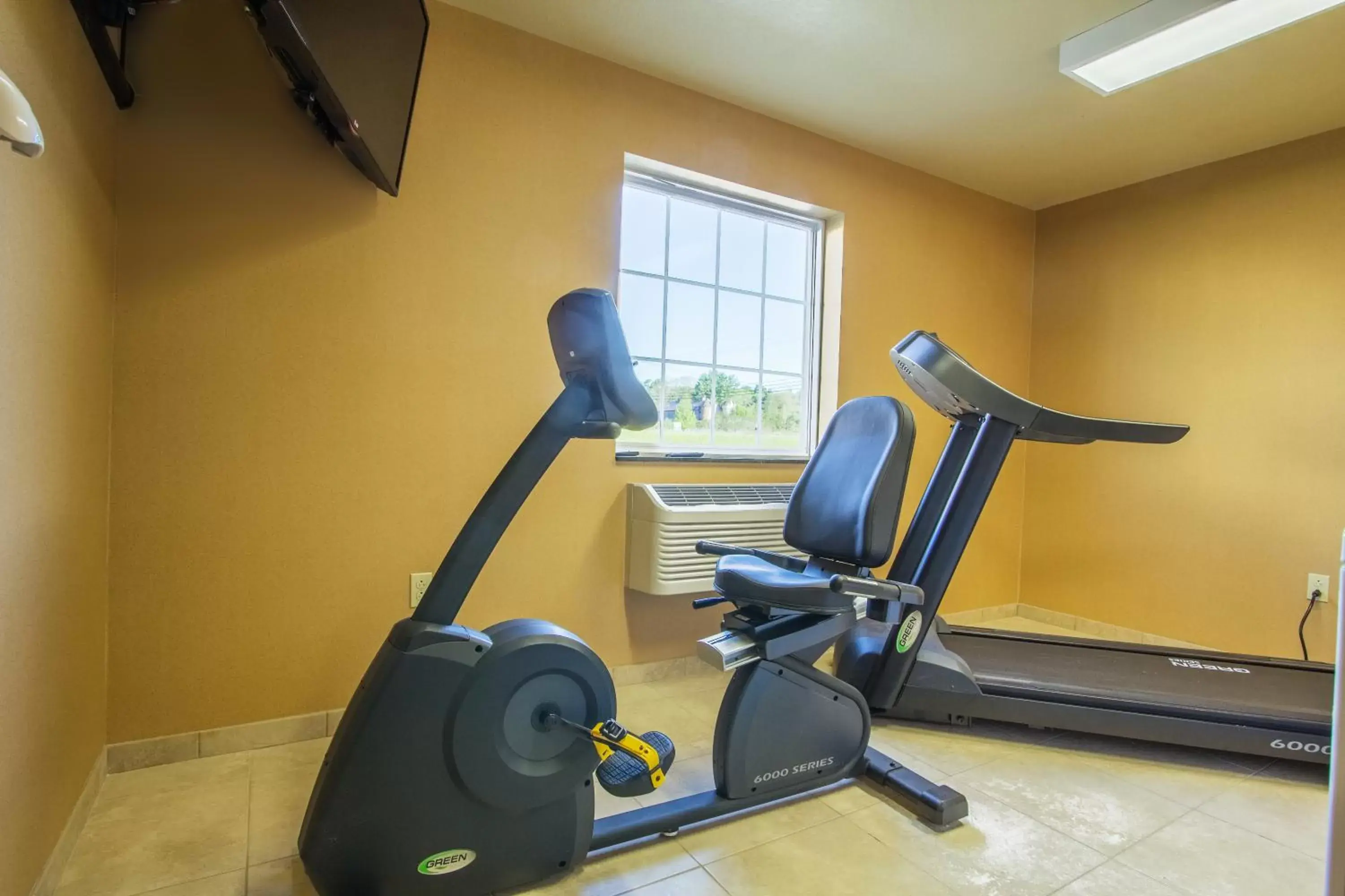 Fitness centre/facilities, Fitness Center/Facilities in Cobblestone Inn & Suites - Corry