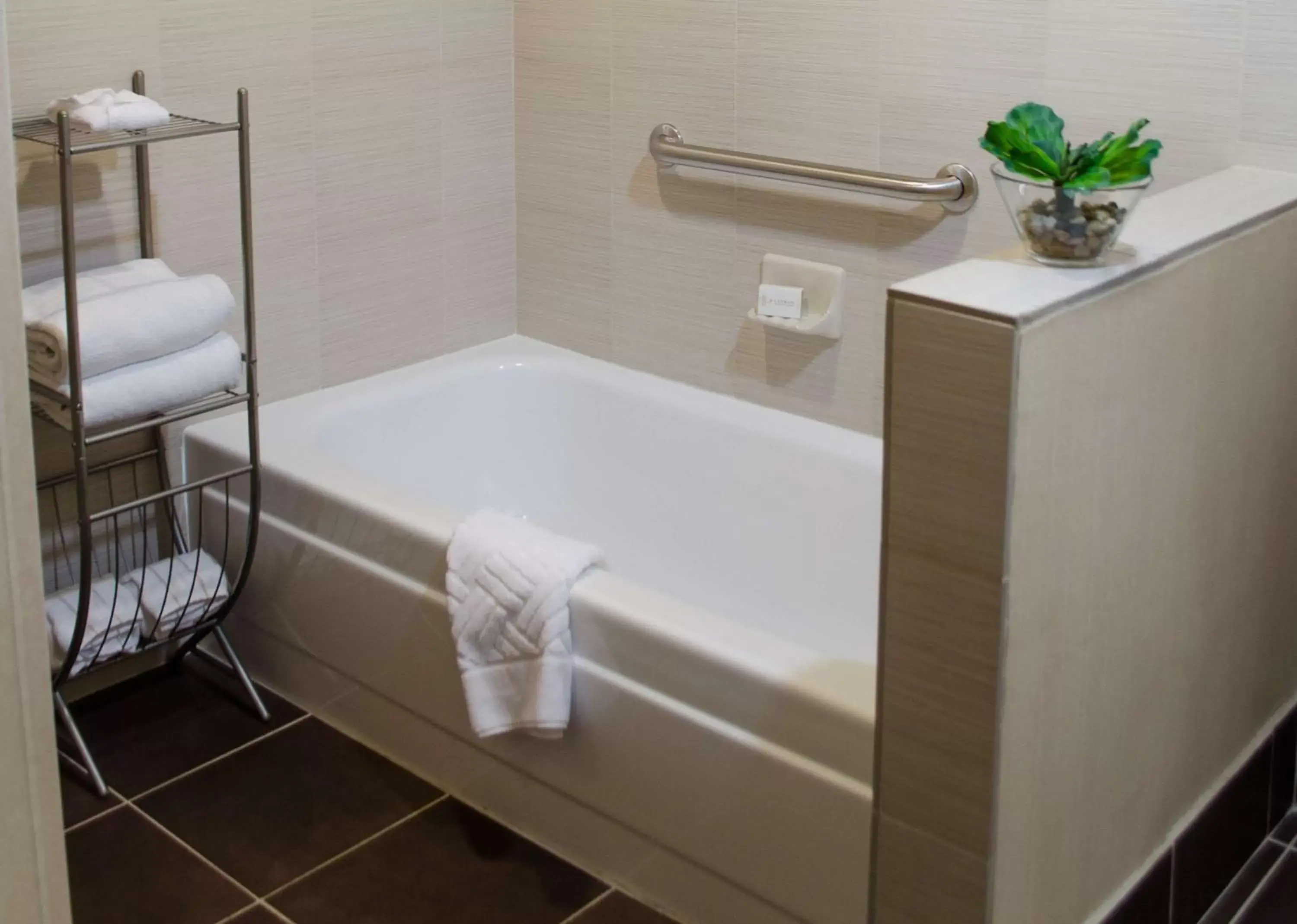 Bathroom in DoubleTree Suites by Hilton Tucson Airport