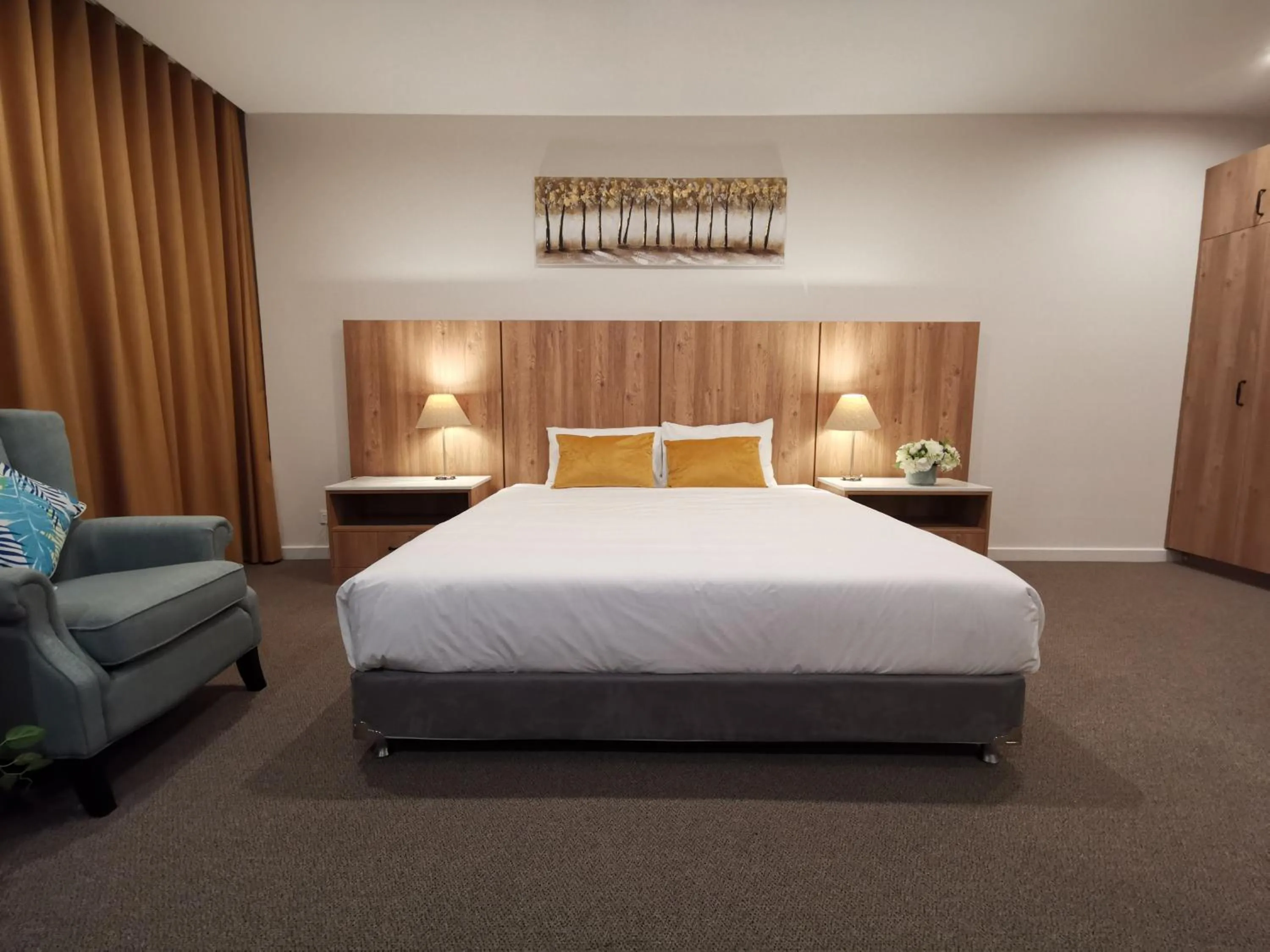 Bed in Parkside Motel Geelong