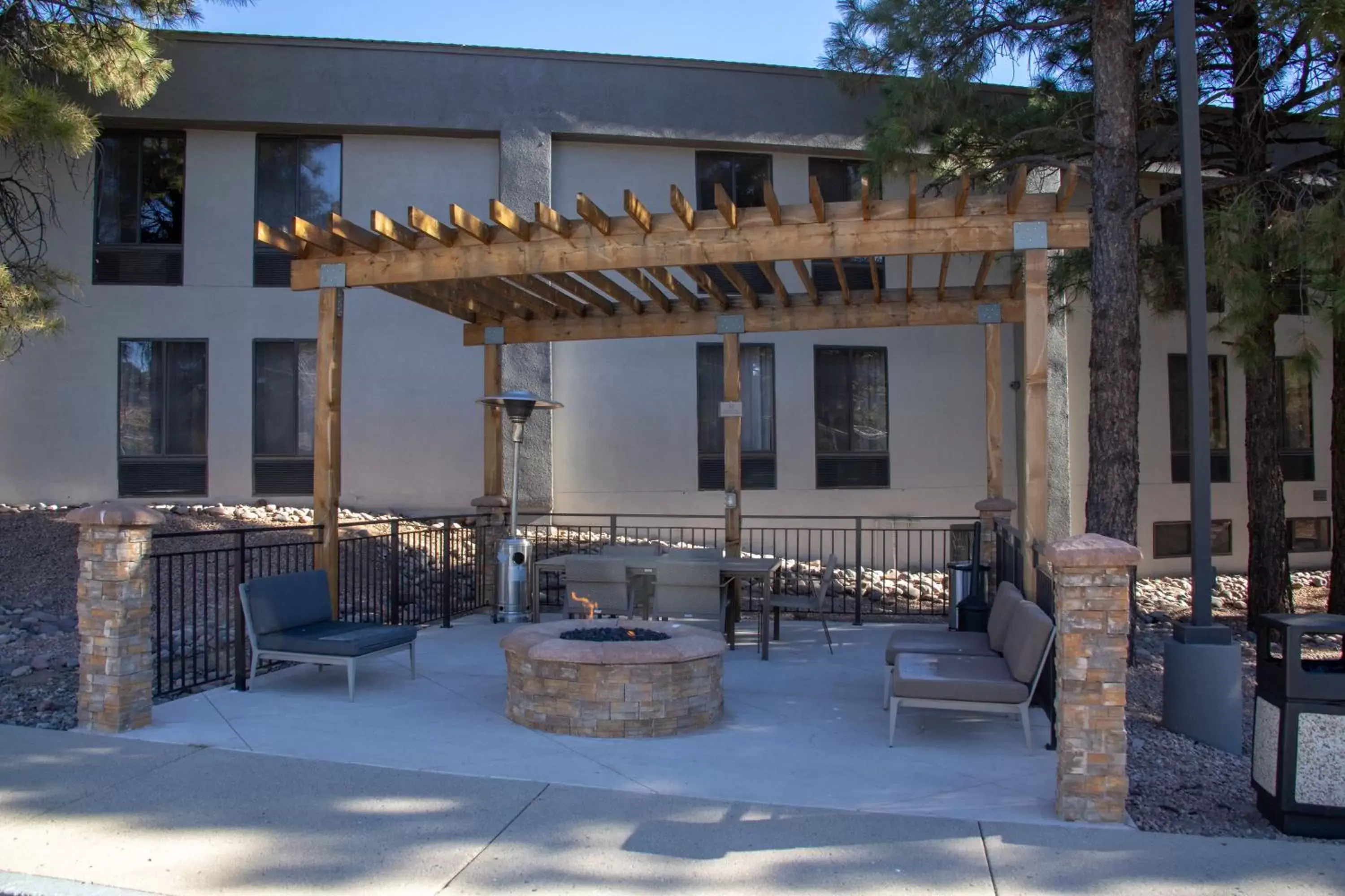 Patio in Country Inn & Suites by Radisson, Flagstaff, AZ