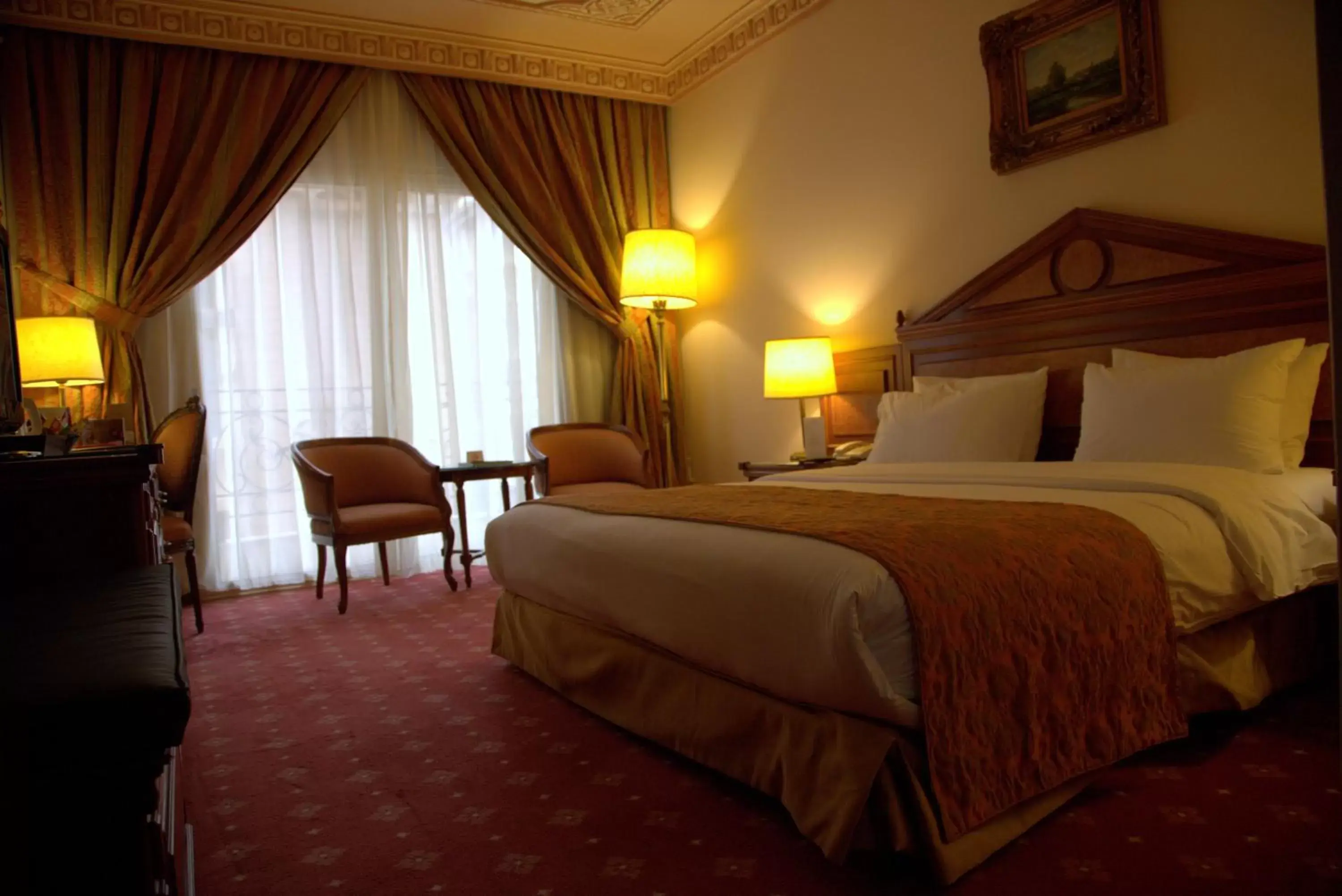 Bed in Serenada Golden Palace - Boutique Hotel