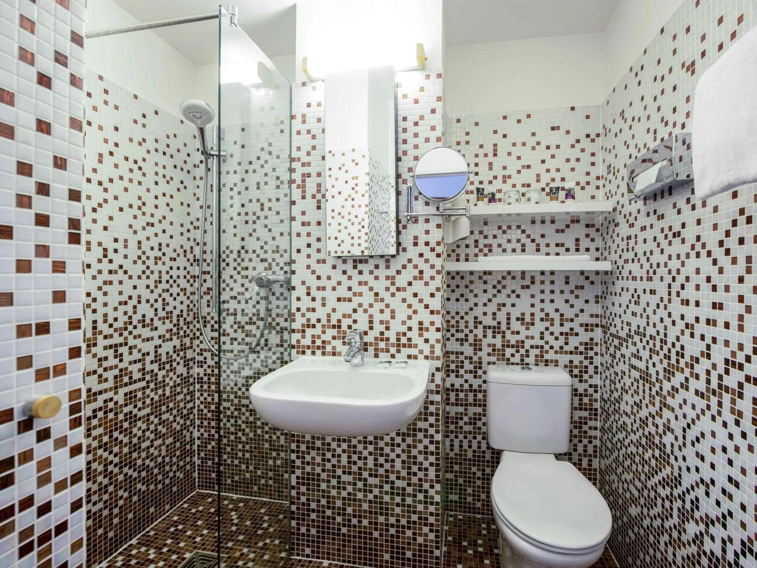 Photo of the whole room, Bathroom in Mercure Hotel Berlin Zentrum Superior