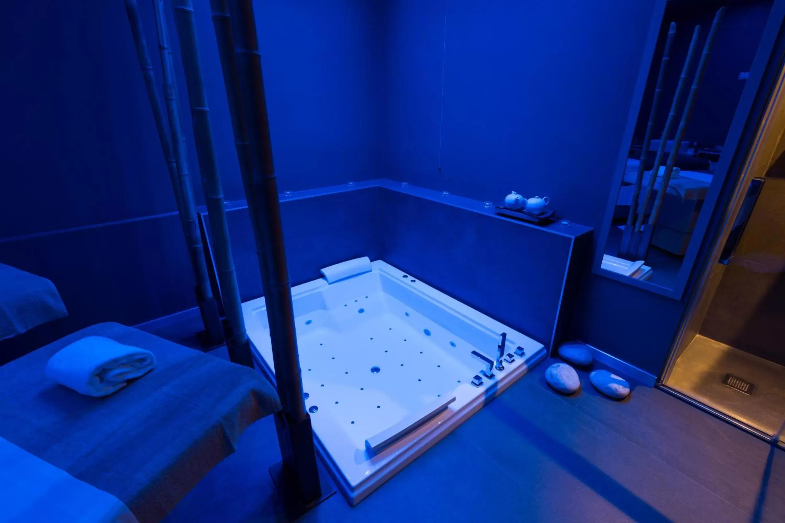 Spa and wellness centre/facilities, Bathroom in Methis Hotel & SPA