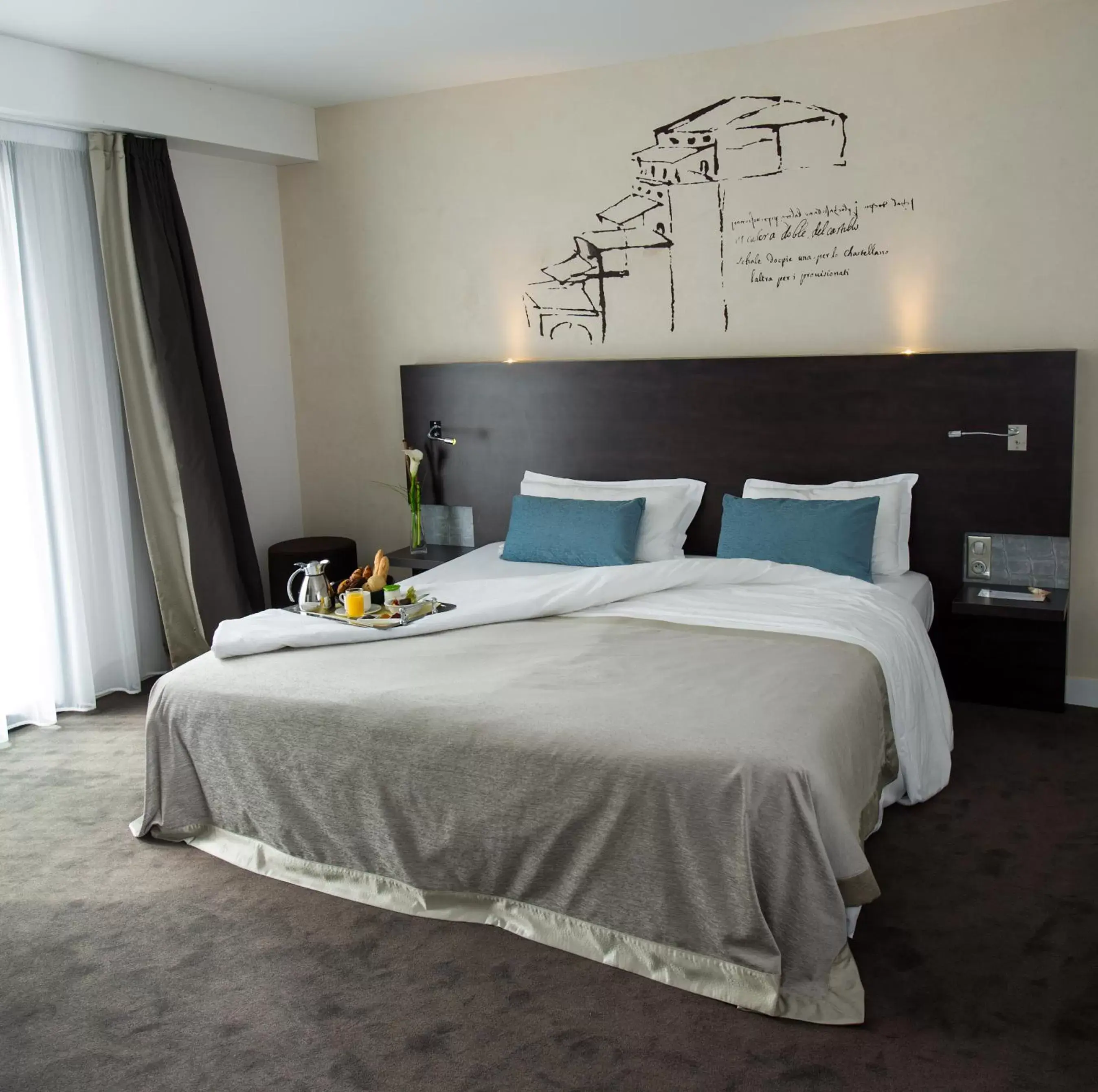 Bed in Best Western Plus Villa Saint Antoine Hotel & Spa