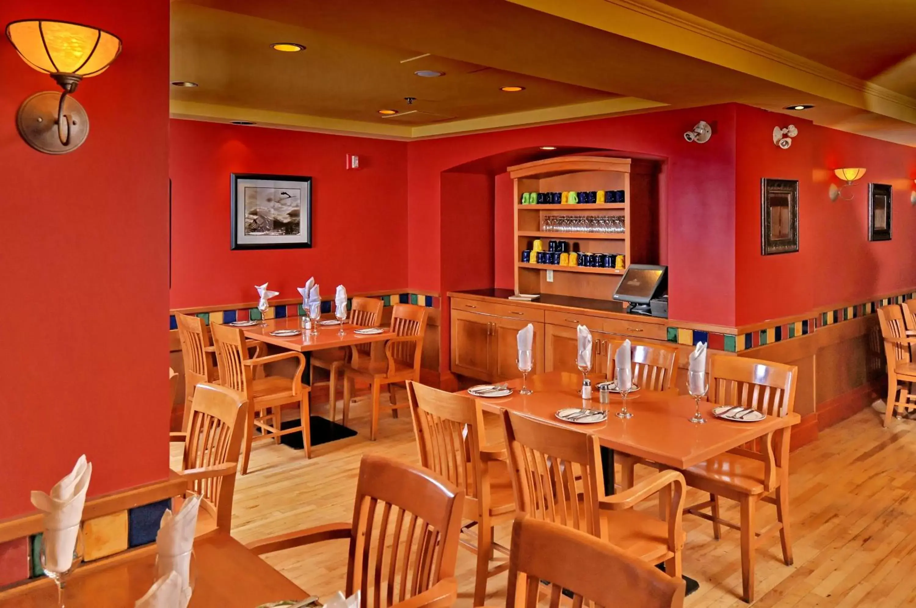 Restaurant/Places to Eat in Banff Ptarmigan Inn