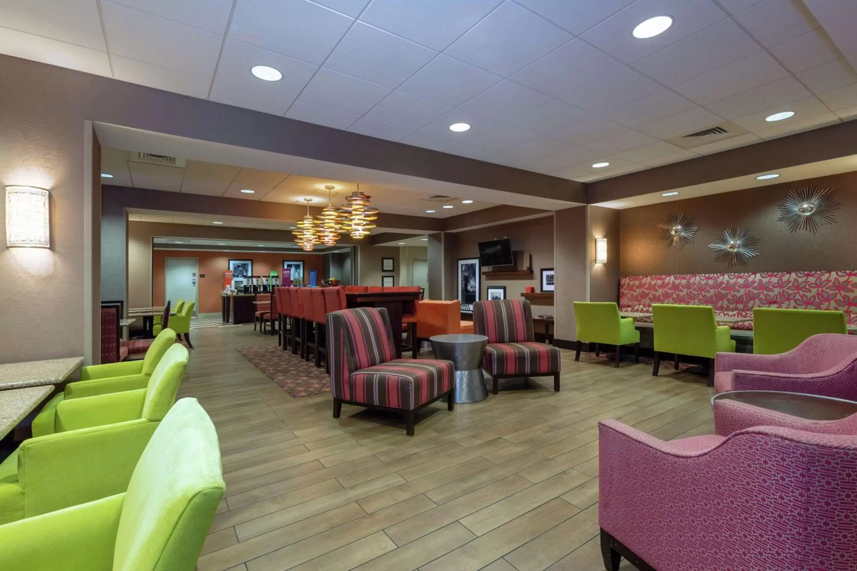 Lobby or reception, Lounge/Bar in Hampton Inn Texarkana