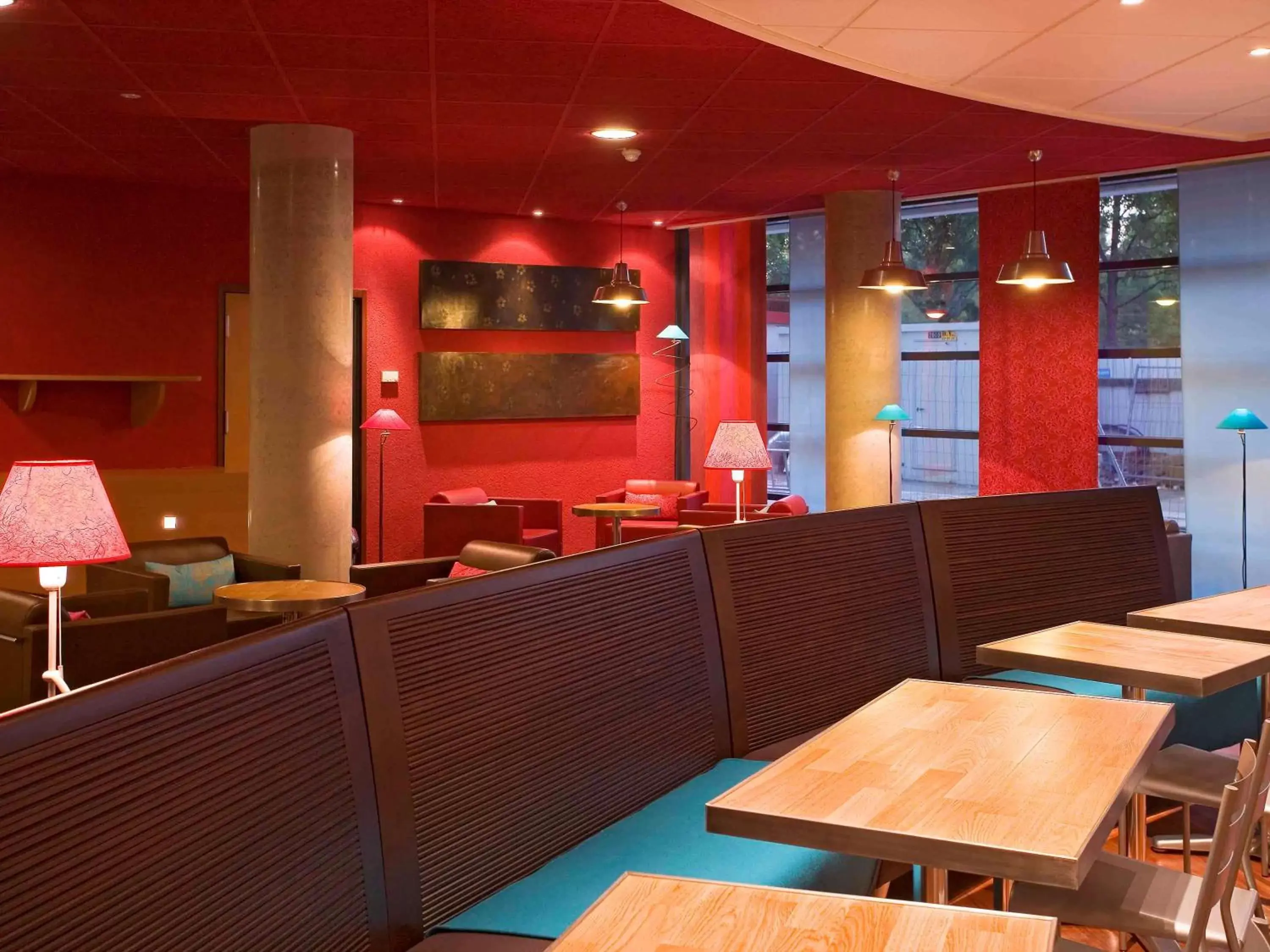Lounge or bar, Restaurant/Places to Eat in Novotel Suites Nancy Centre