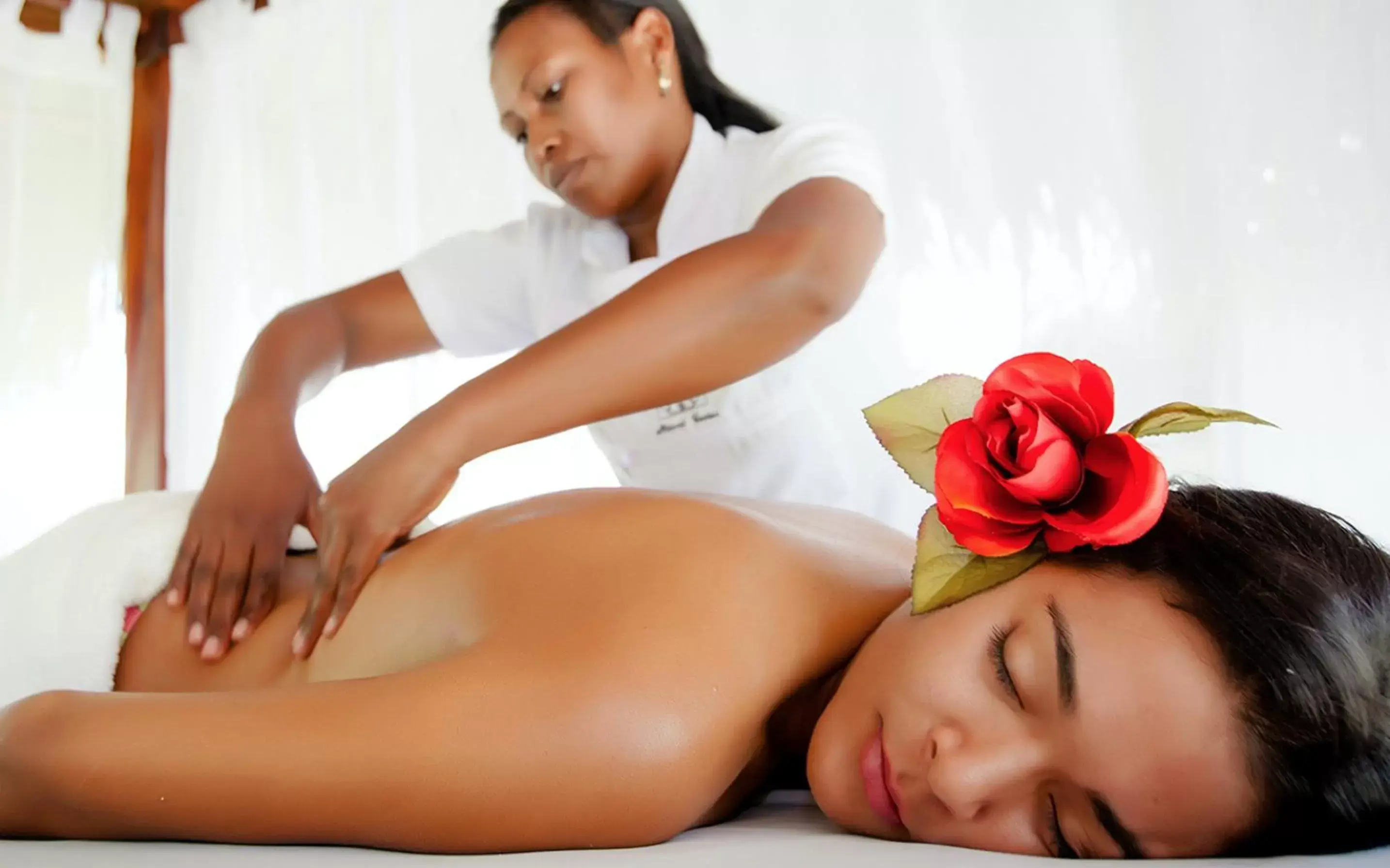 Massage in AVENTURA VILLAGE LOS CORALES BEACH and SPA