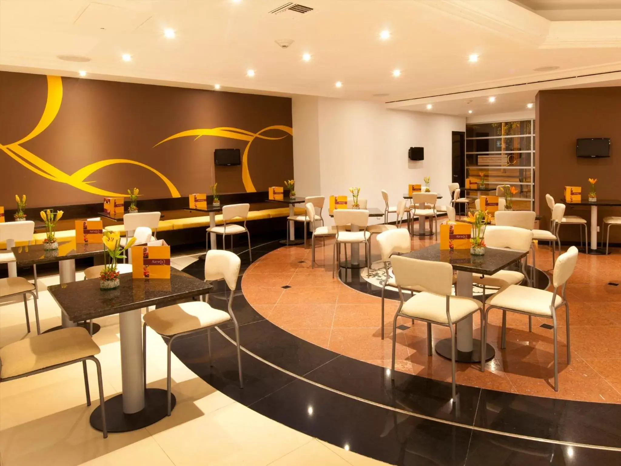 Restaurant/Places to Eat in Mercure Alameda Quito