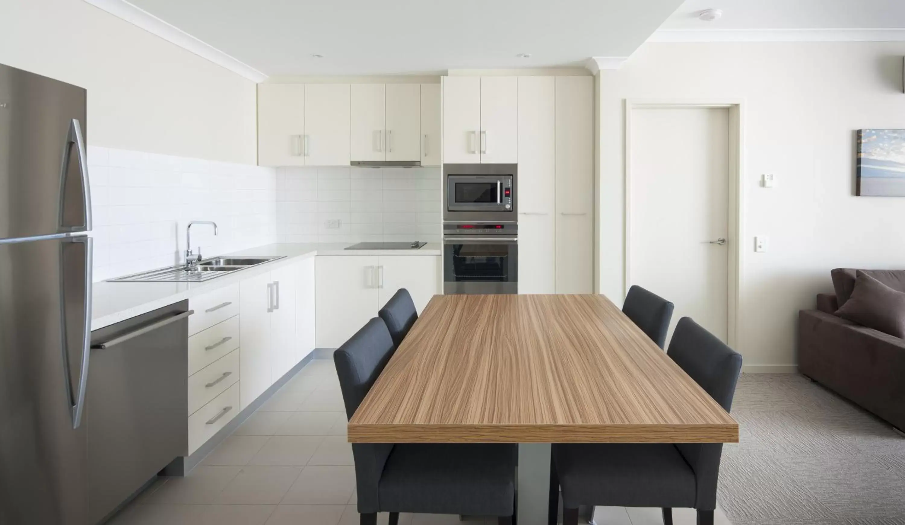 Kitchen or kitchenette, Kitchen/Kitchenette in Mantra Geraldton