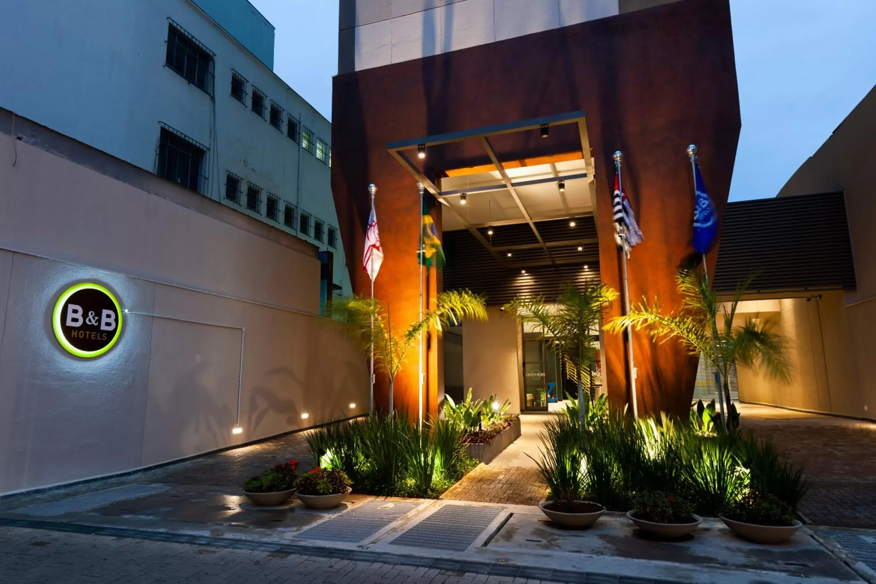Facade/entrance, Property Building in B&B HOTEL São Paulo Luz - Centro