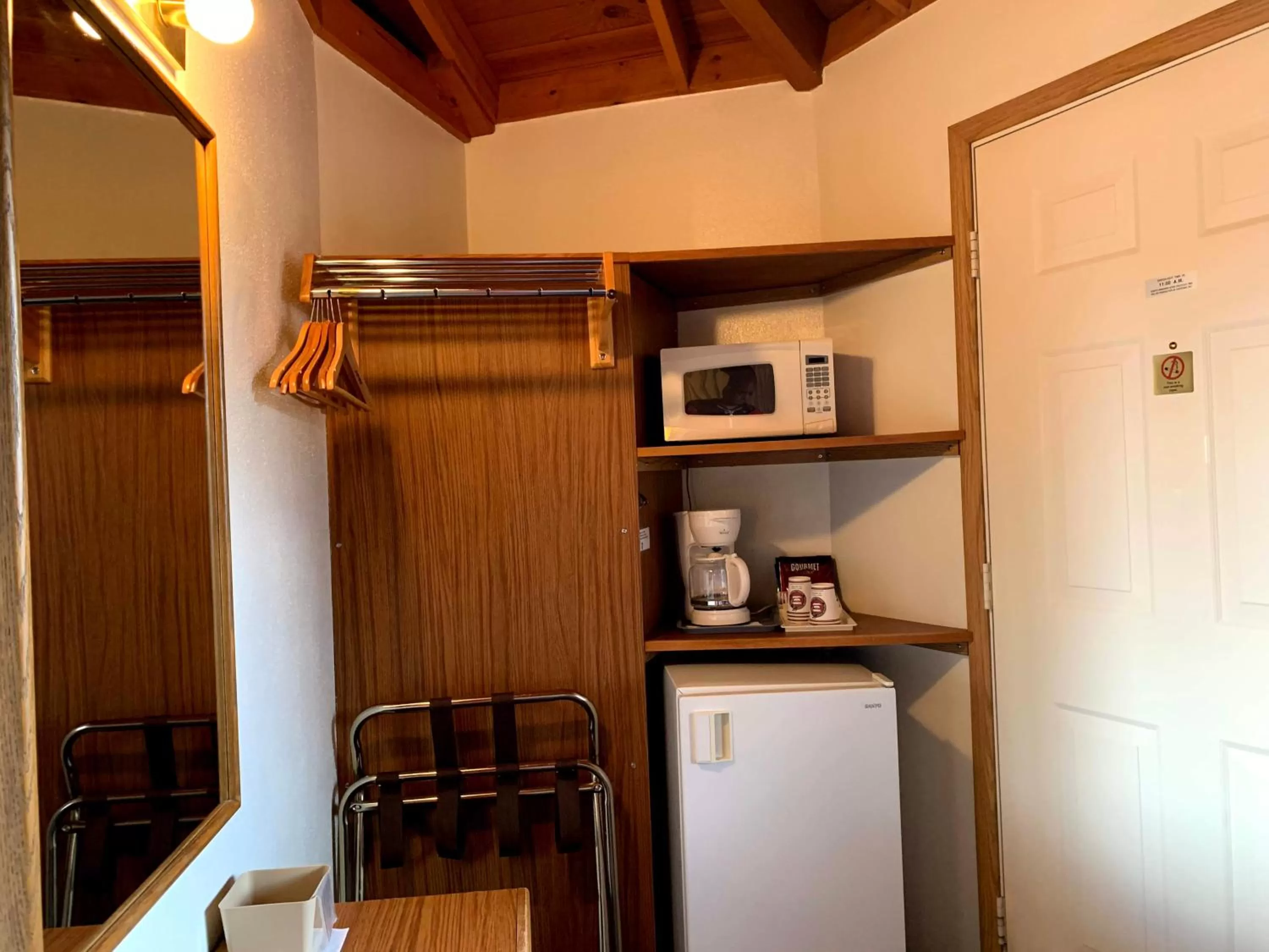 Kitchen or kitchenette, Kitchen/Kitchenette in Smith Rock Resort