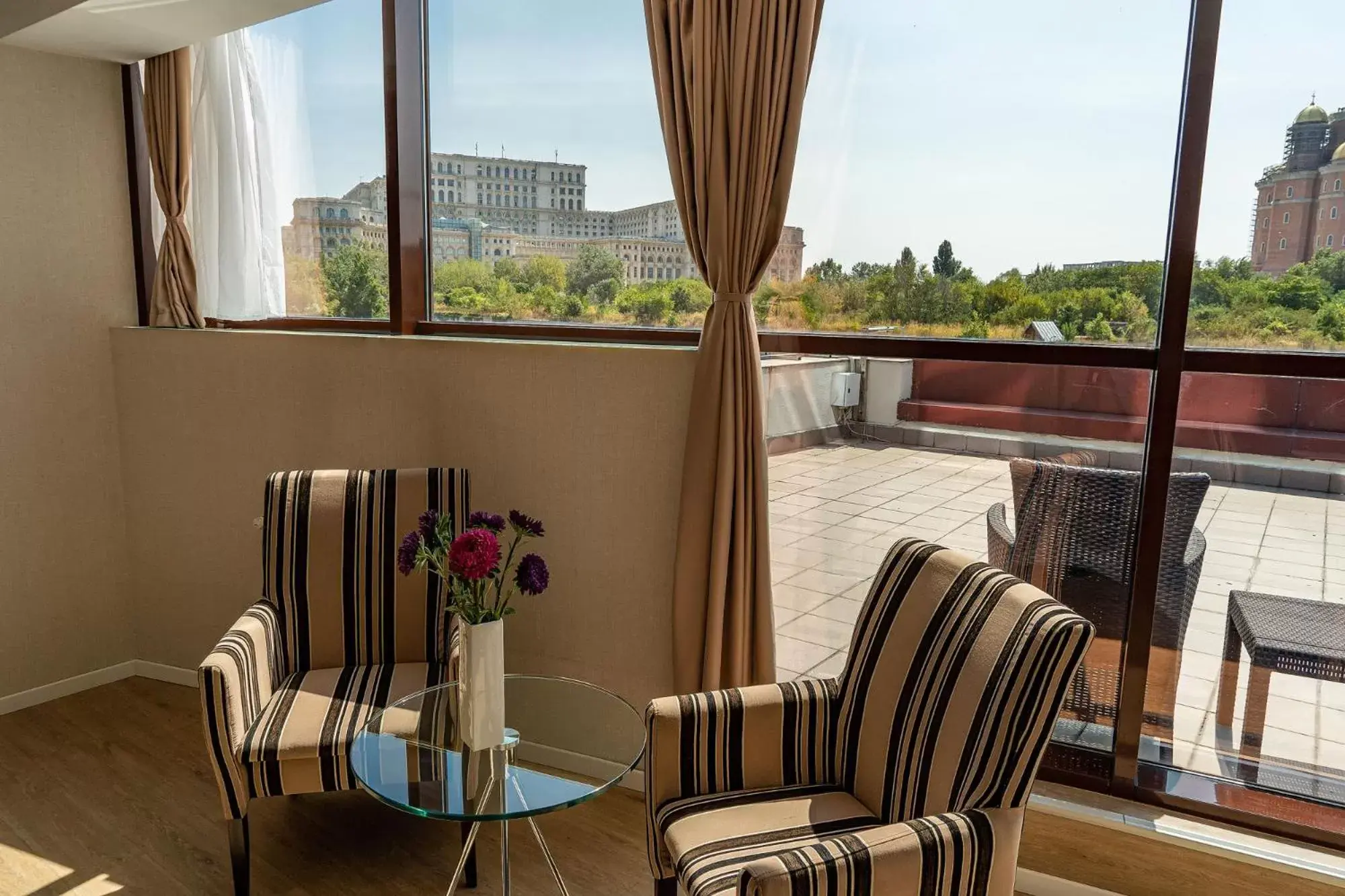 Balcony/Terrace, Seating Area in Hotel Parliament