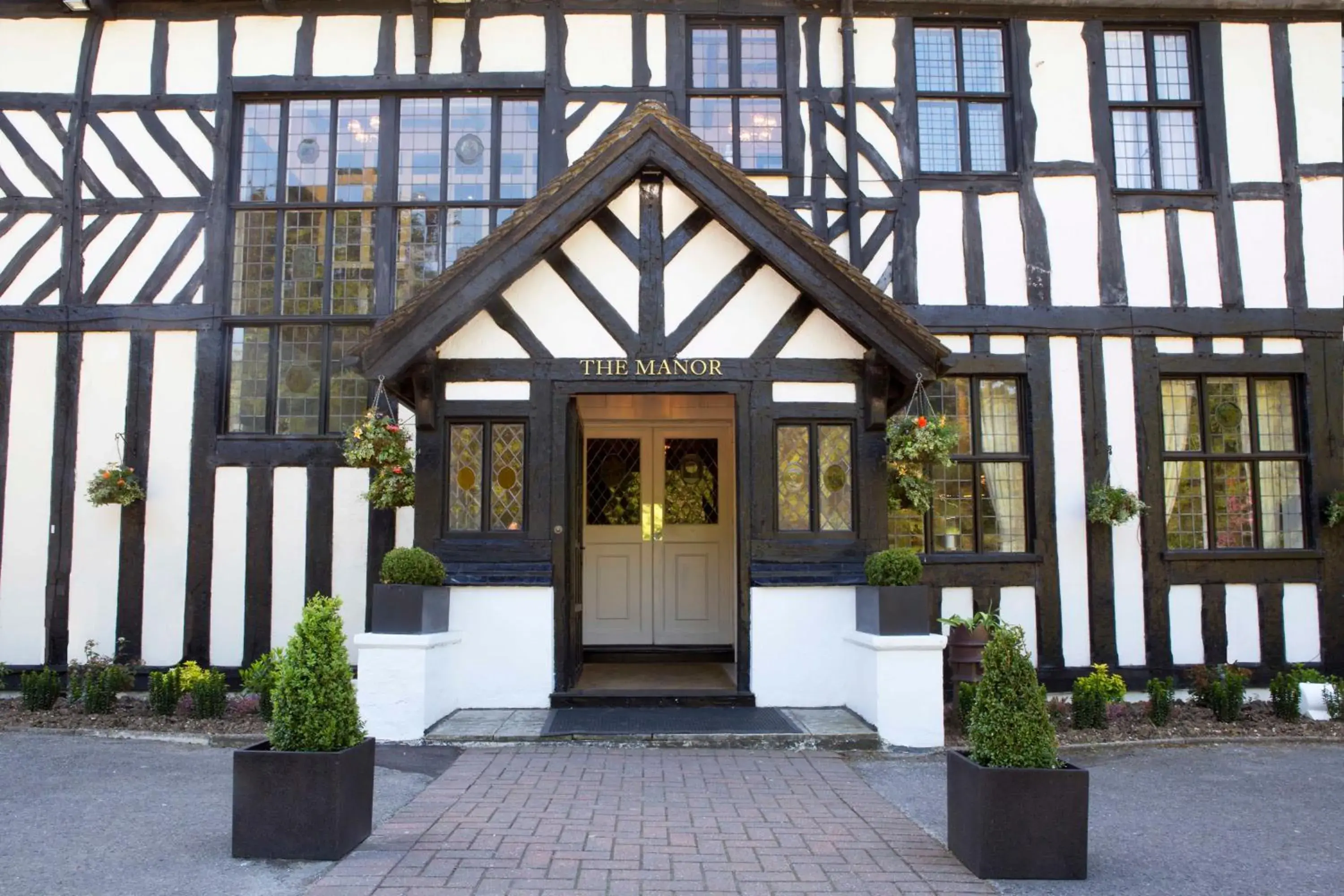 Property building in The Manor Elstree Property building in The Manor Elstree