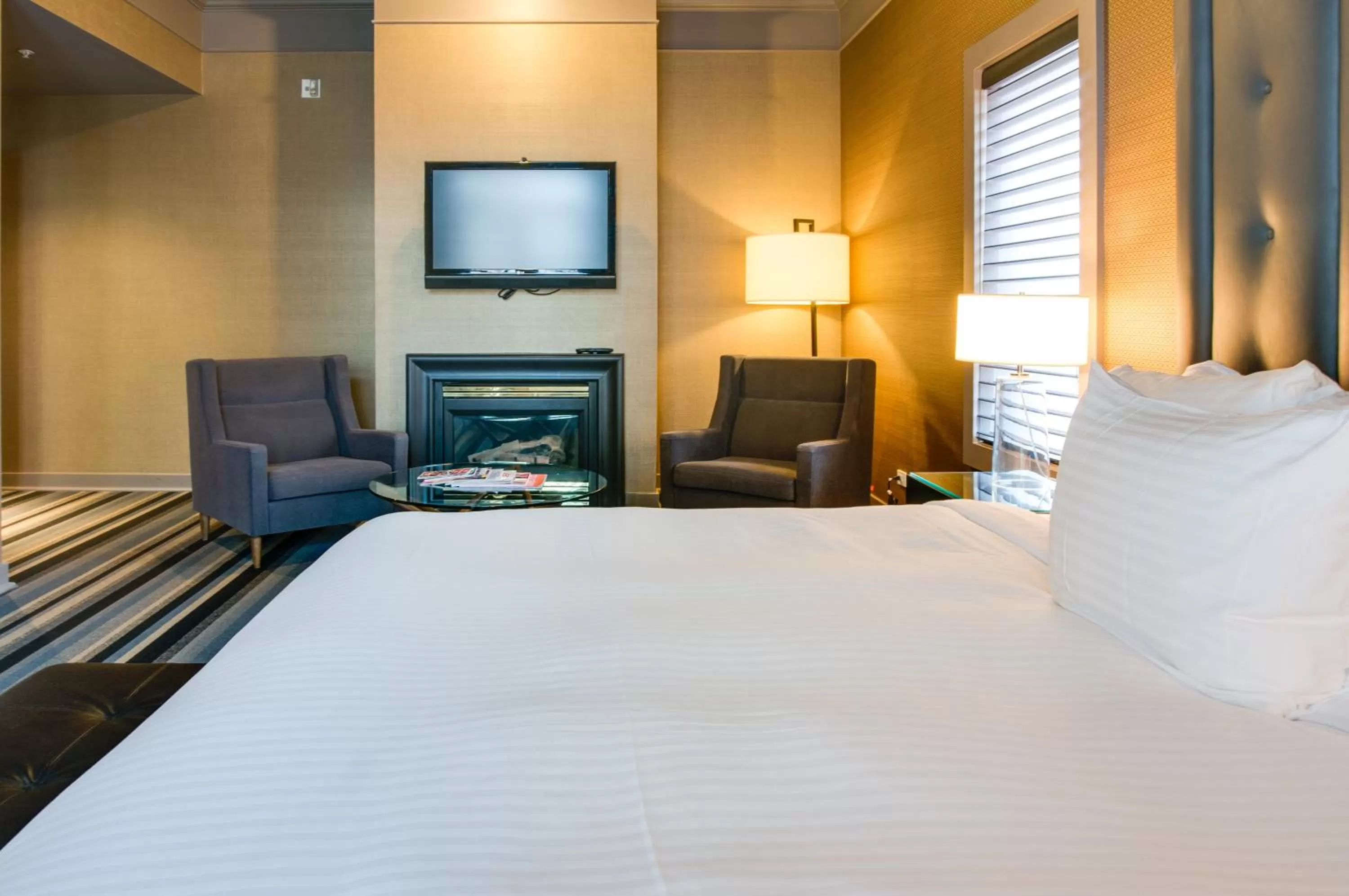 TV and multimedia, Bed in Hotel Arts Kensington