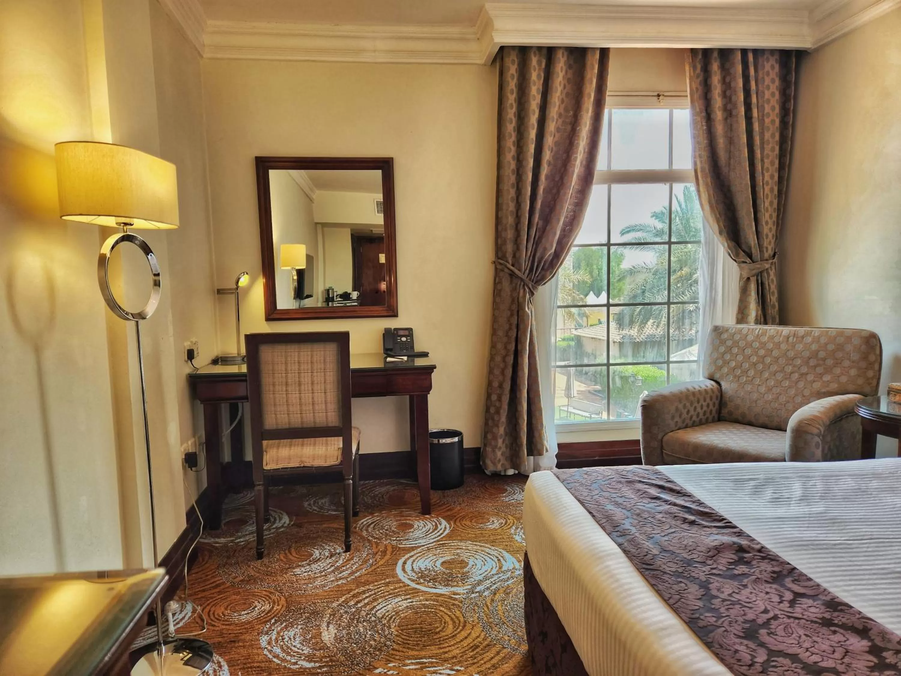 Property building, Bed in Mövenpick Hotel Kuwait