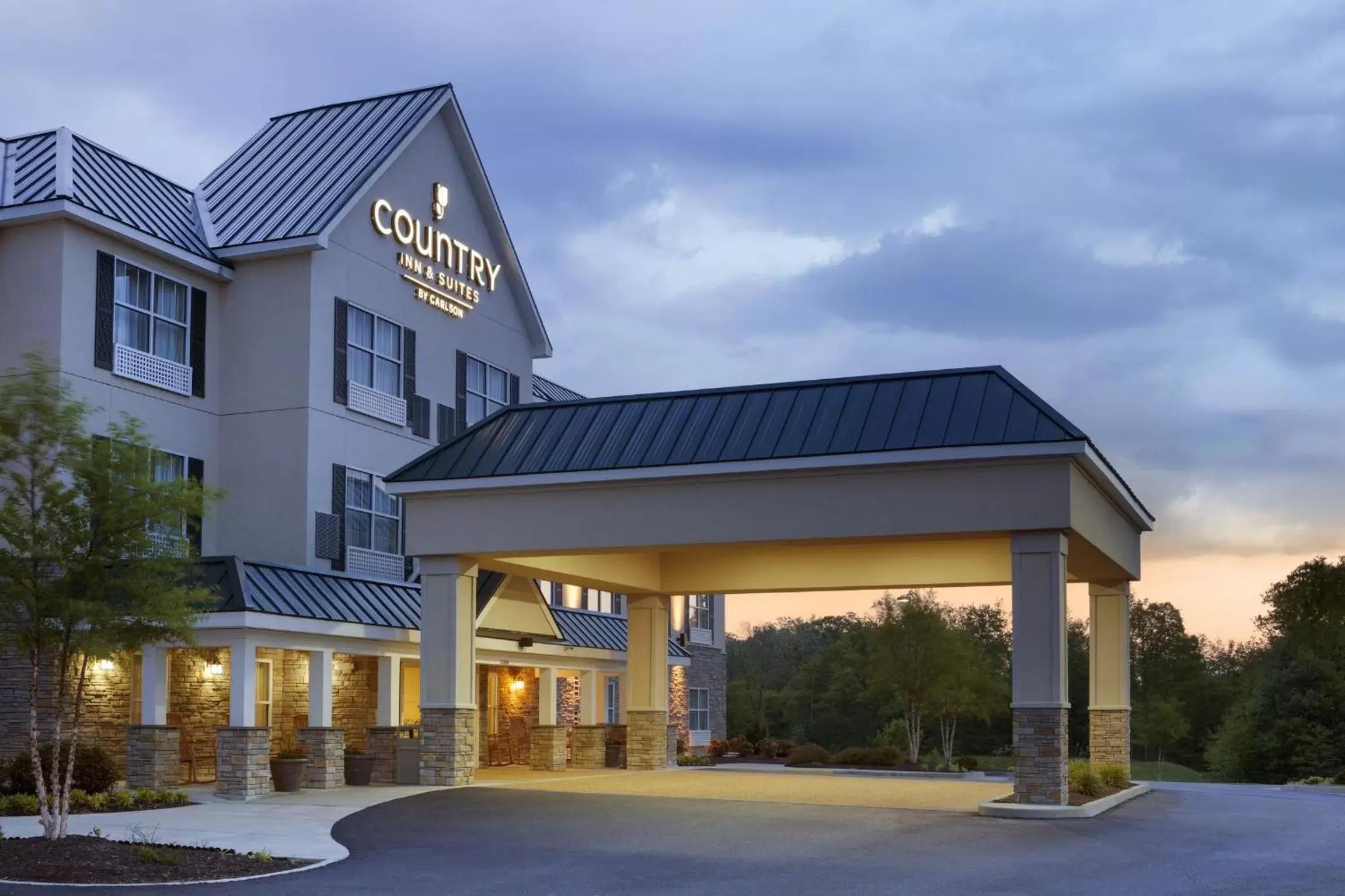 Facade/entrance, Property Building in Country Inn & Suites by Radisson, Ashland - Hanover, VA