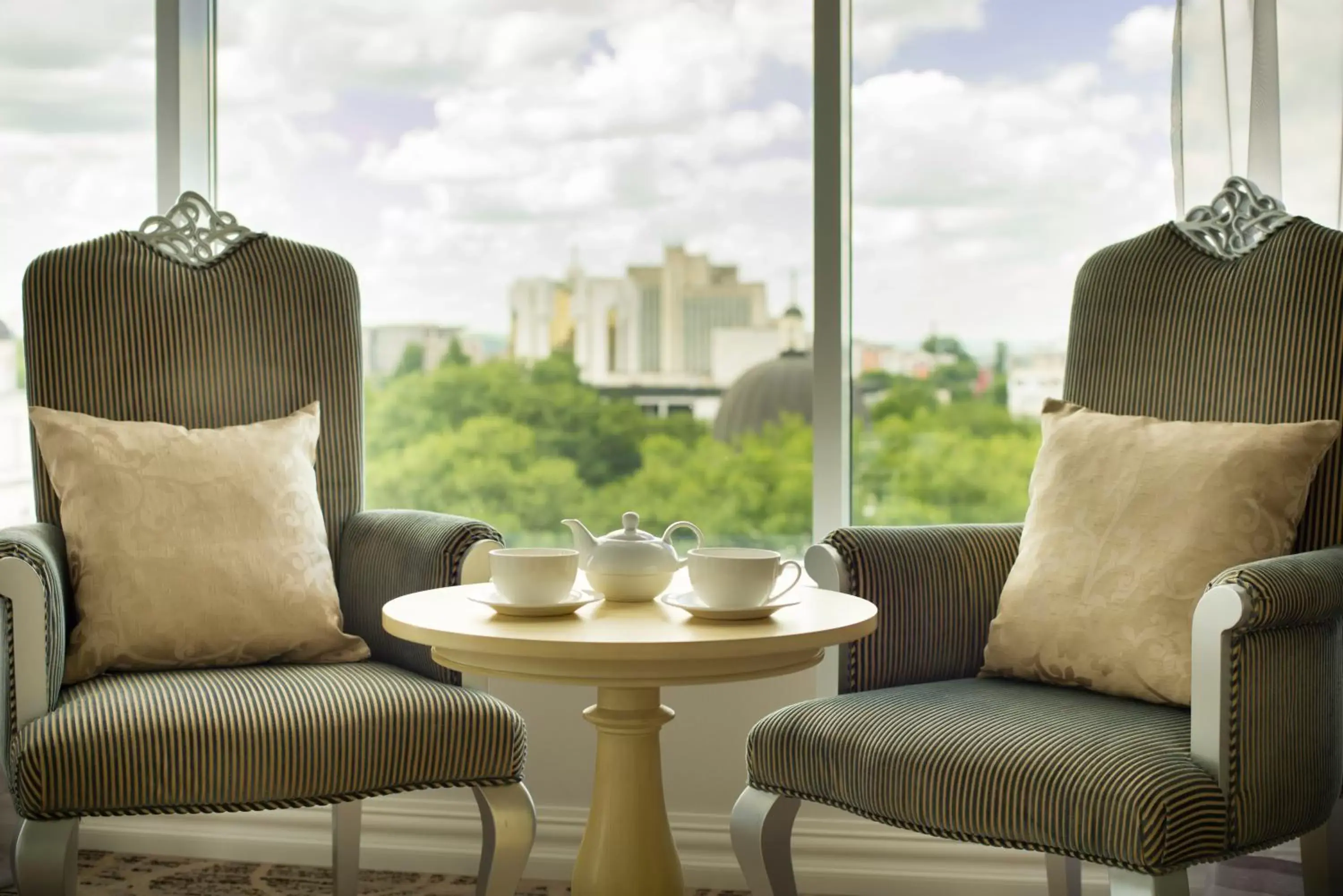 Day, Seating Area in Bristol Central Park Hotel