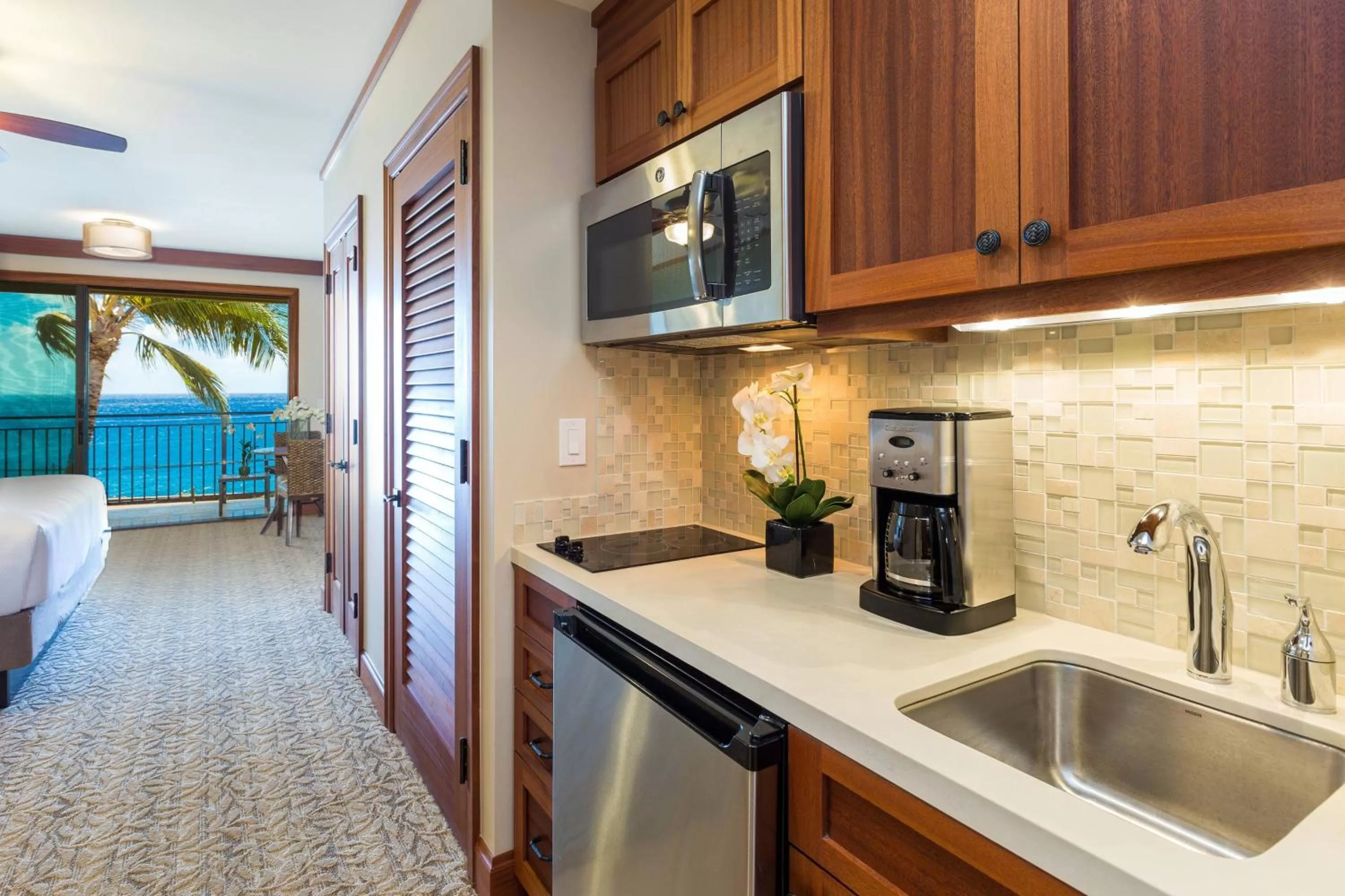 Kitchen or kitchenette in Koloa Landing Resort at Po'ipu, Autograph Collection
