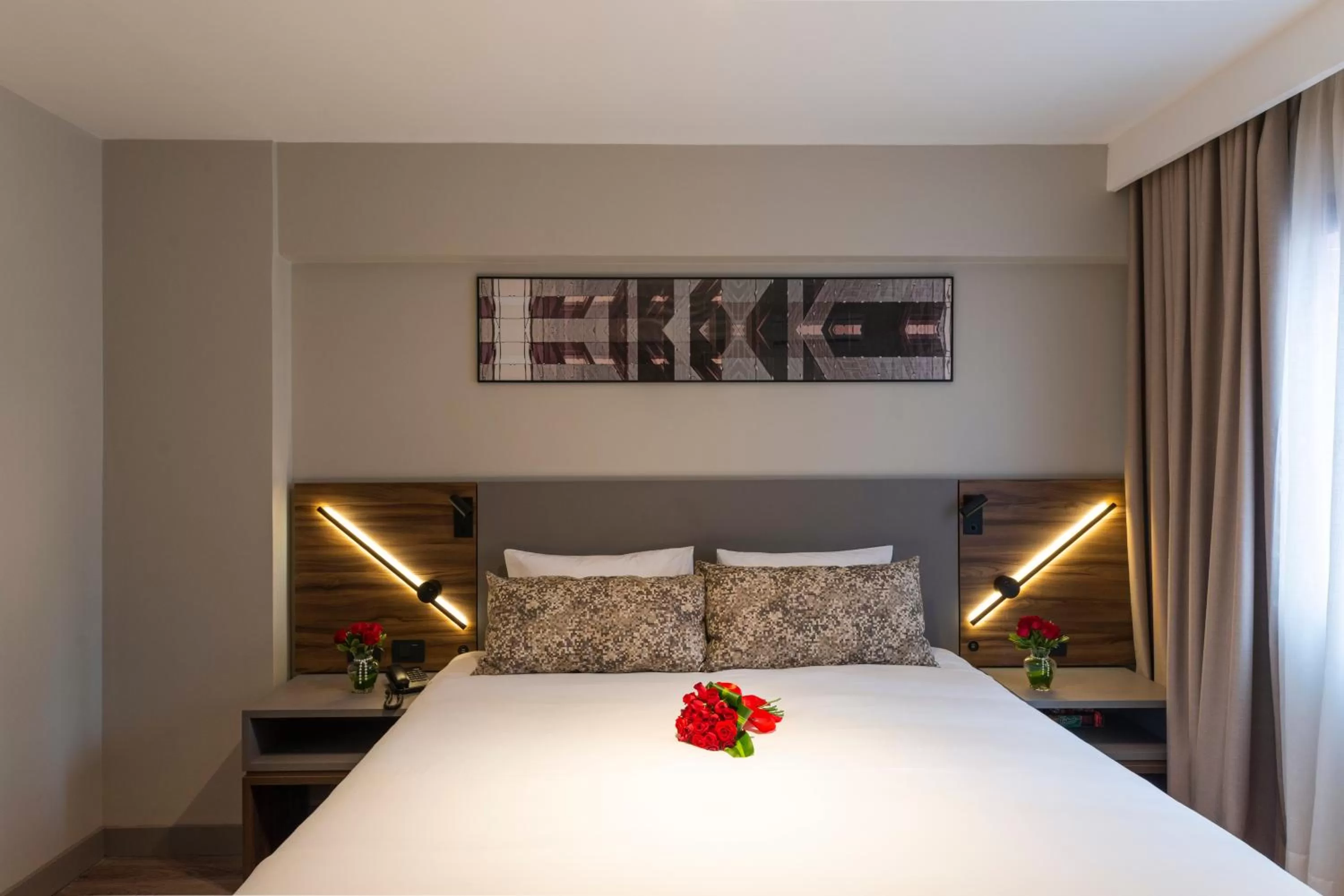 Photo of the whole room, Bed in Mercure Curitiba Batel