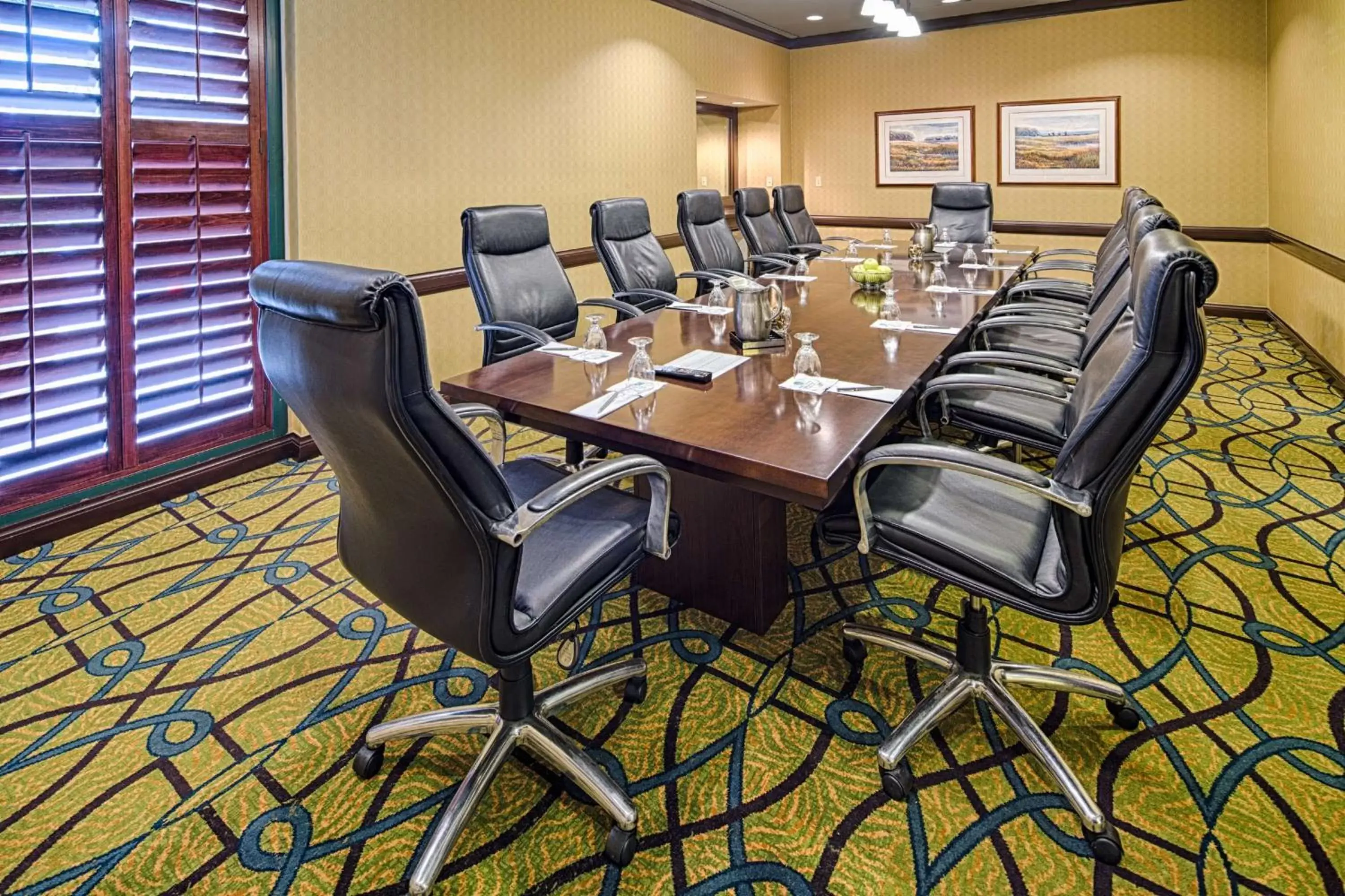 Meeting/conference room in Embassy Suites by Hilton Chicago O'Hare Rosemont