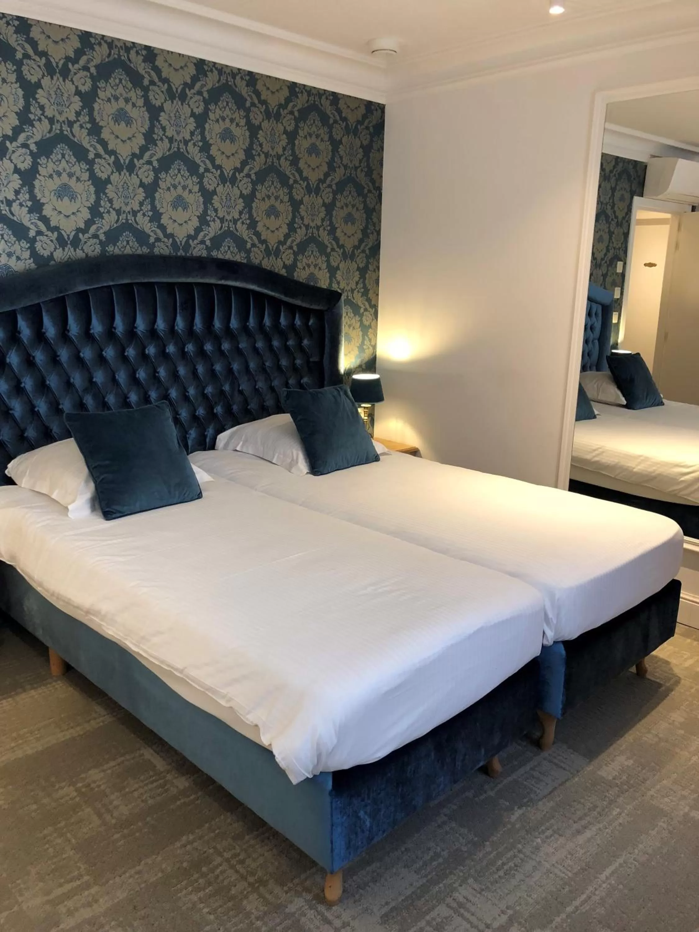 Twin Room in Golden Tree Hotel