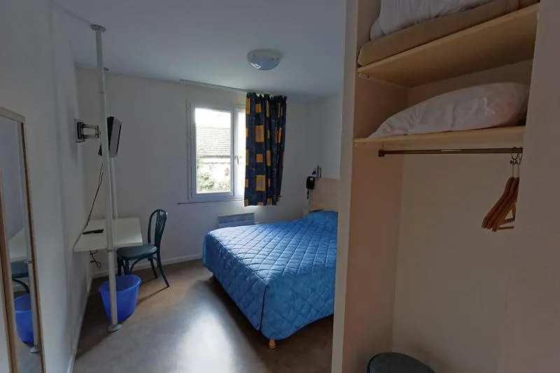 Day, Bed in Hotel Au Bon Sejour