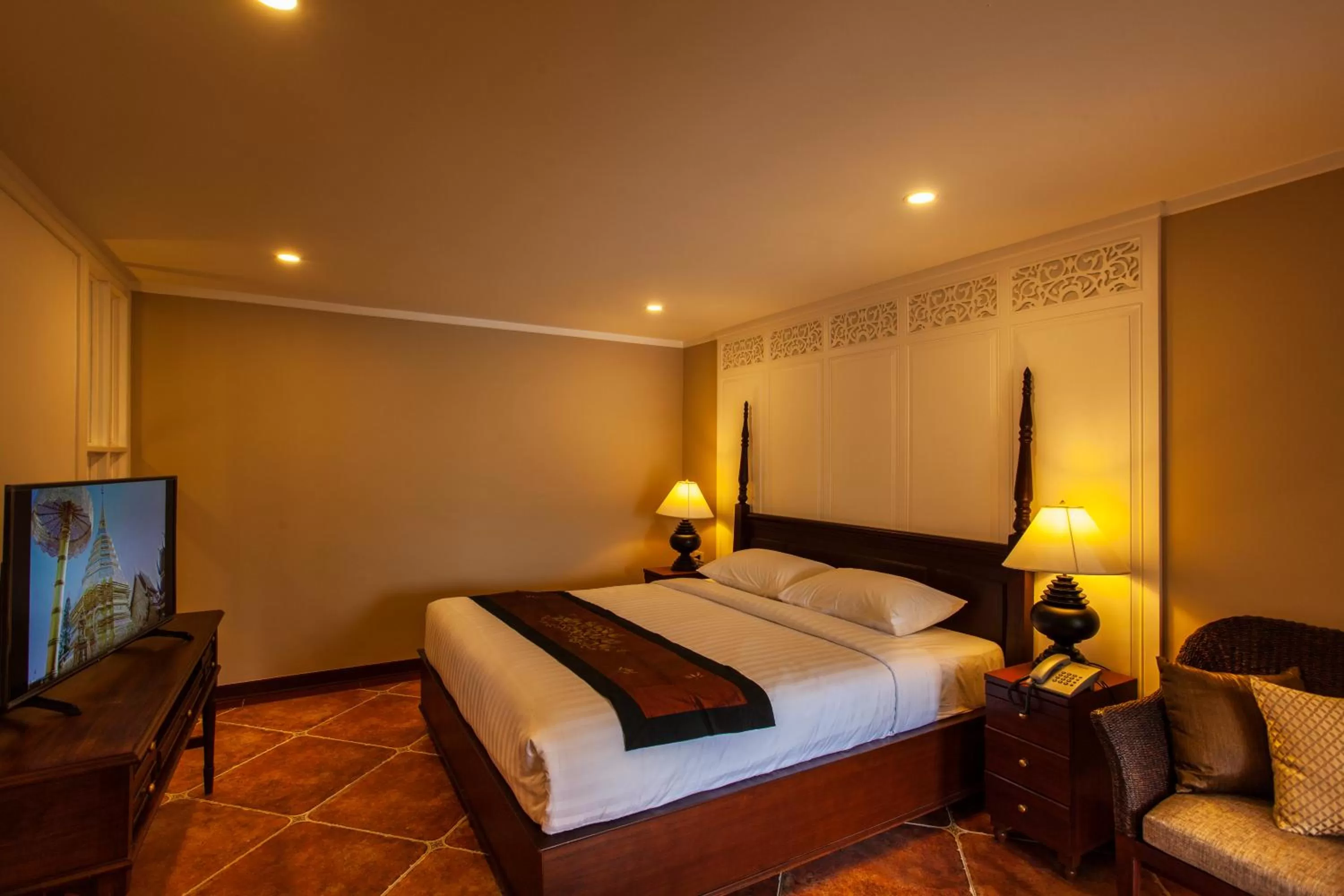 Bedroom, Bed in Viangbua Mansion