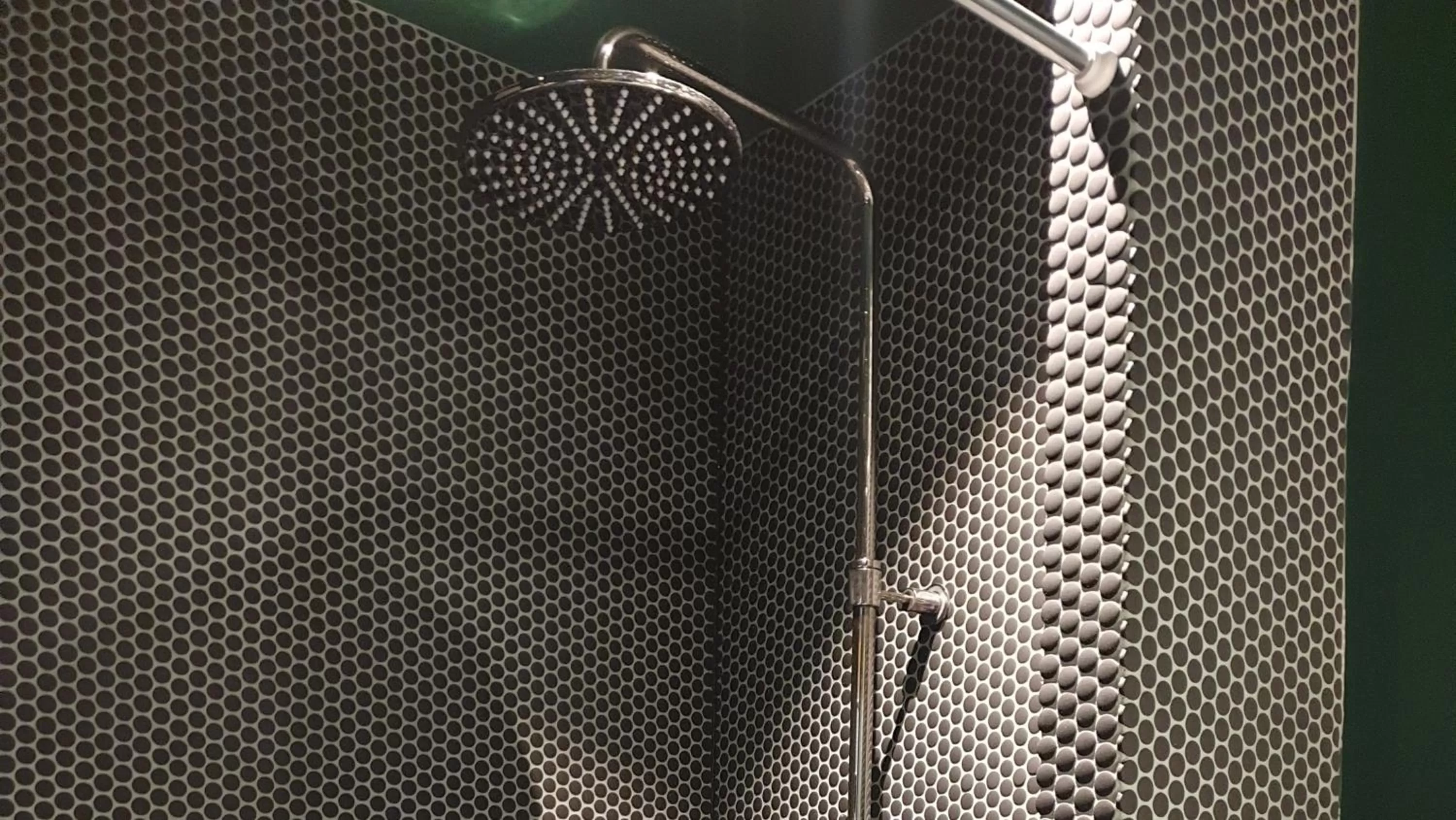 Shower in Treetop Spa Hangout & Hotel