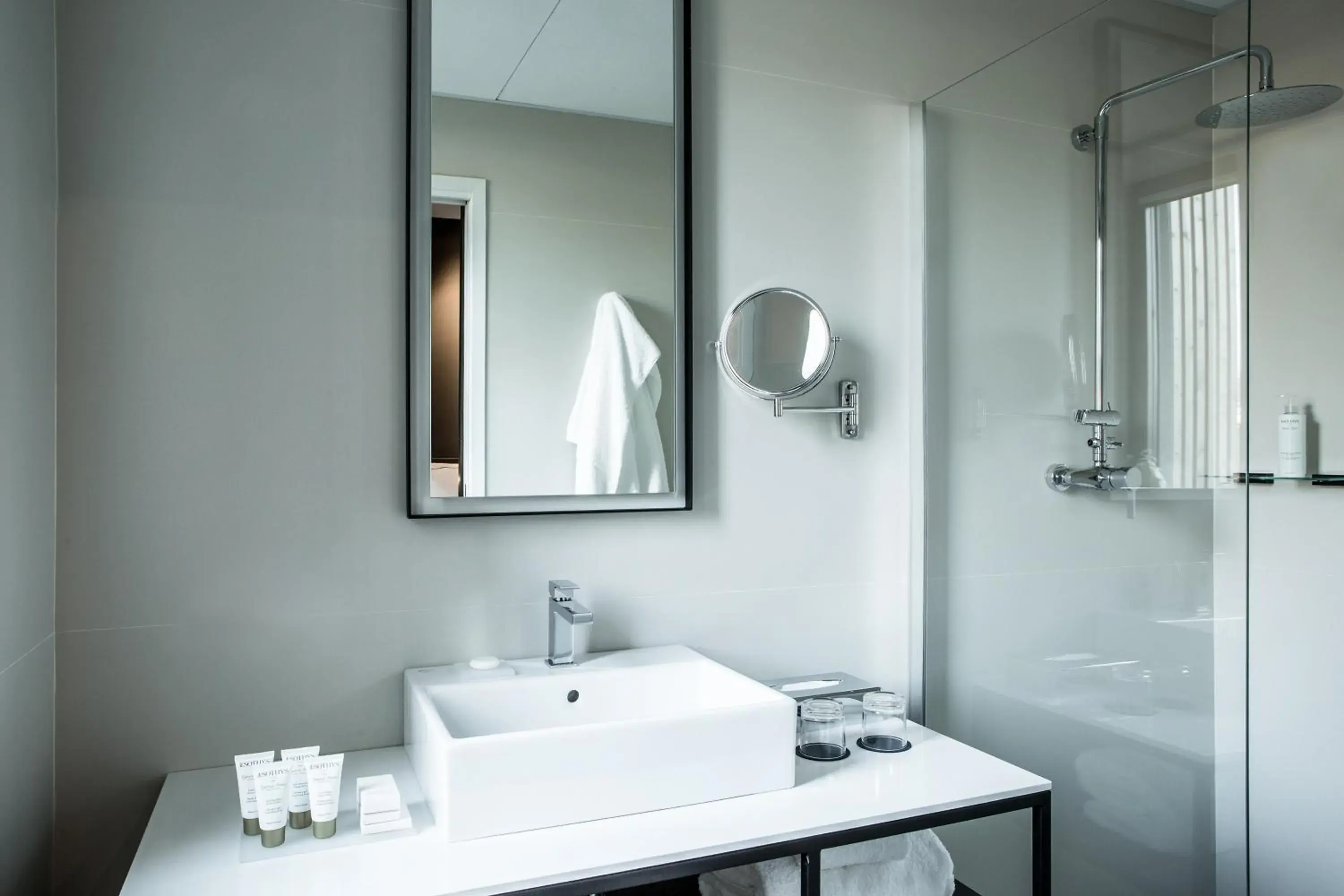Bathroom in Hotel Louvre Lens - Esprit de France