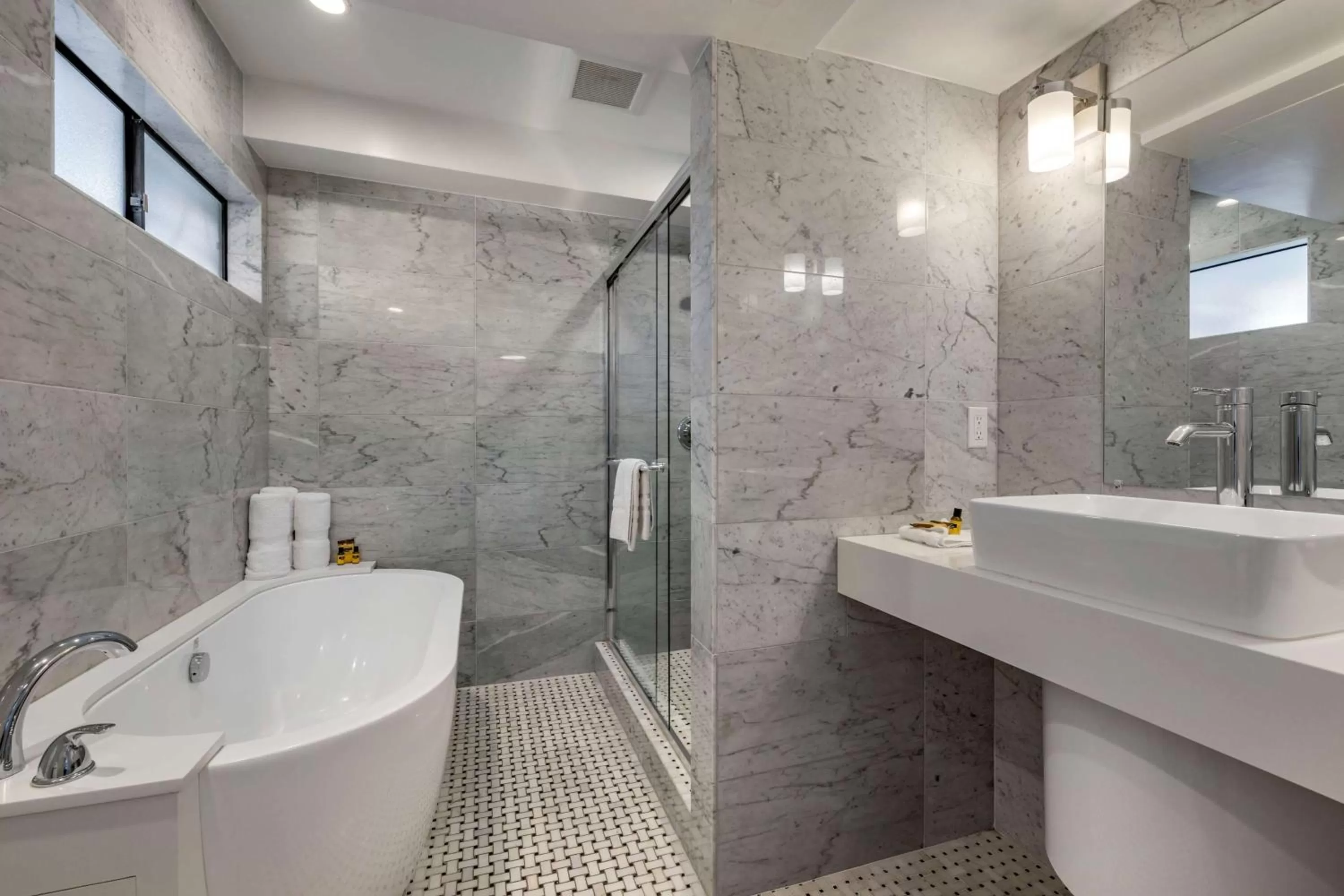 Bathroom in The Encinitan Hotel & Suites