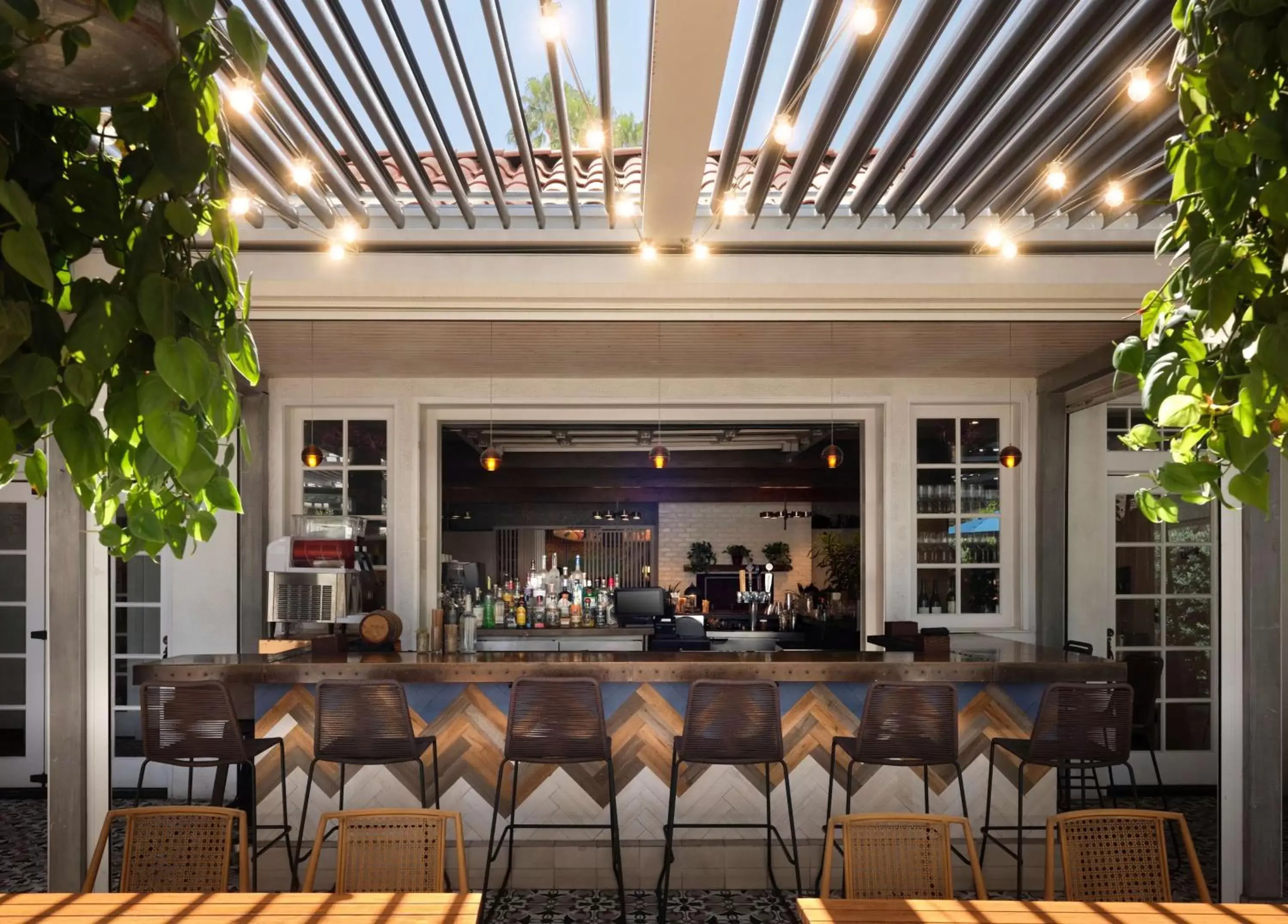 Lounge or bar, Lounge/Bar in The Leta Santa Barbara Goleta, Tapestry Collection by Hilton