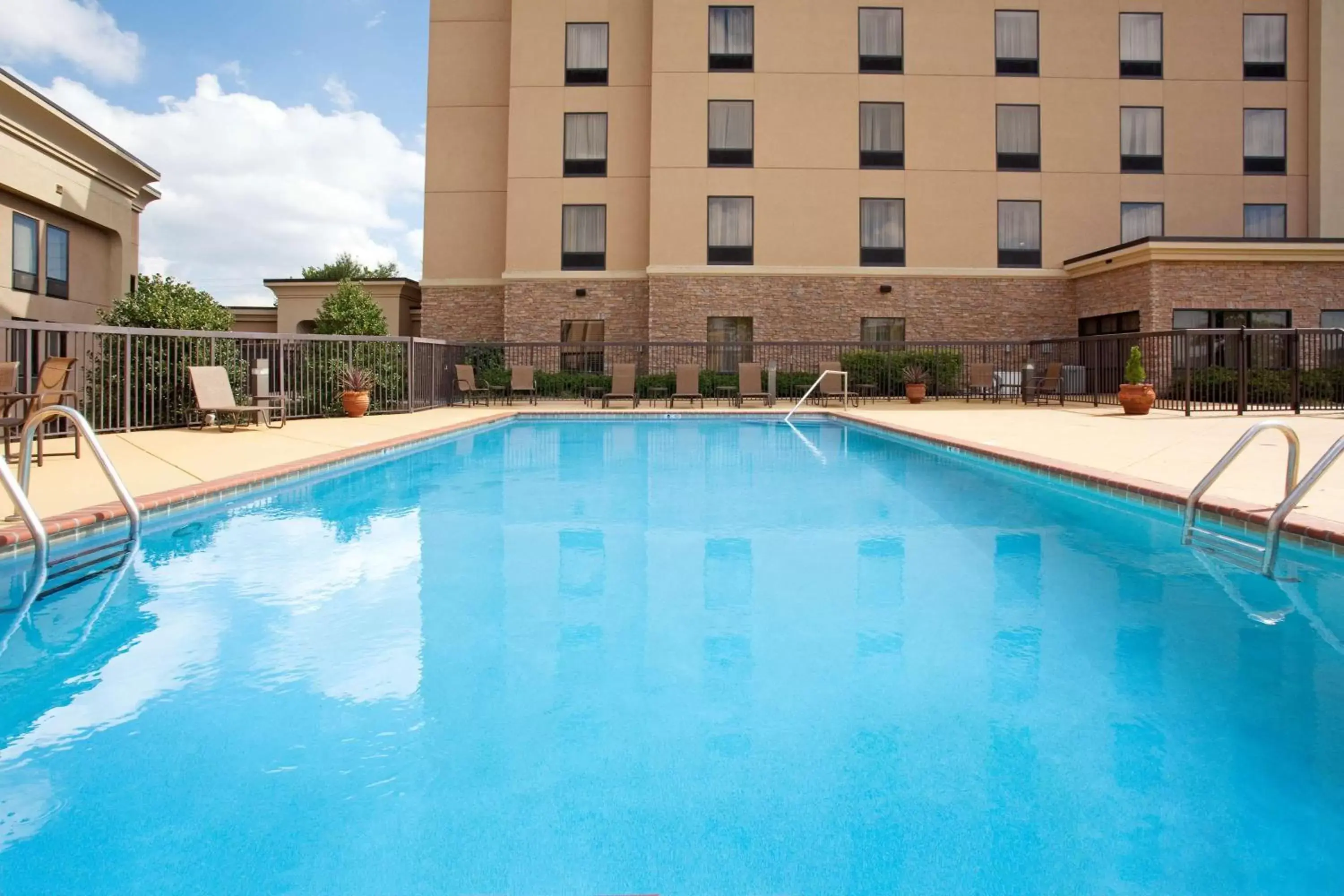 Pool view, Swimming Pool in Hampton Inn Knoxville-West At Cedar Bluff