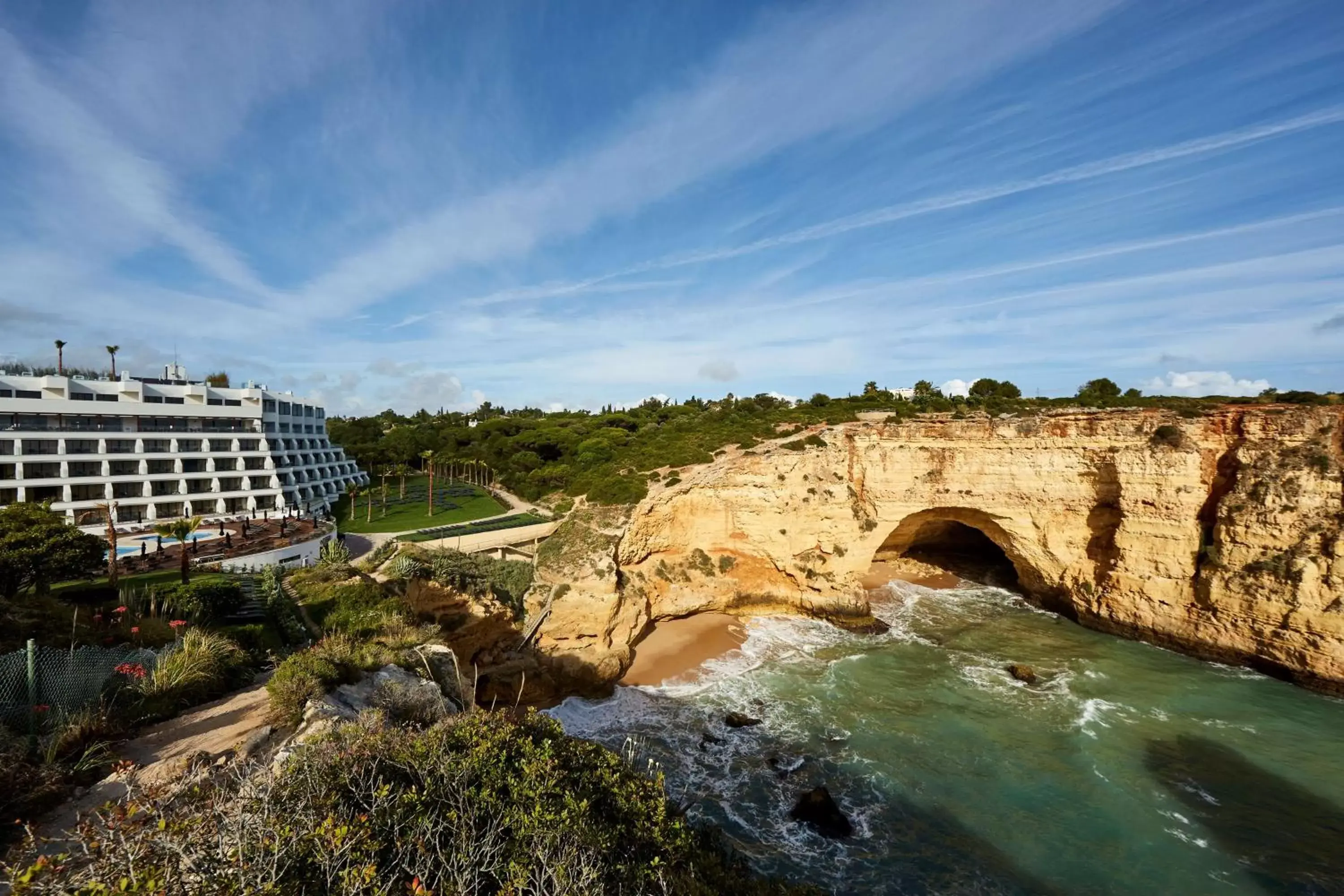 Property building in Tivoli Carvoeiro