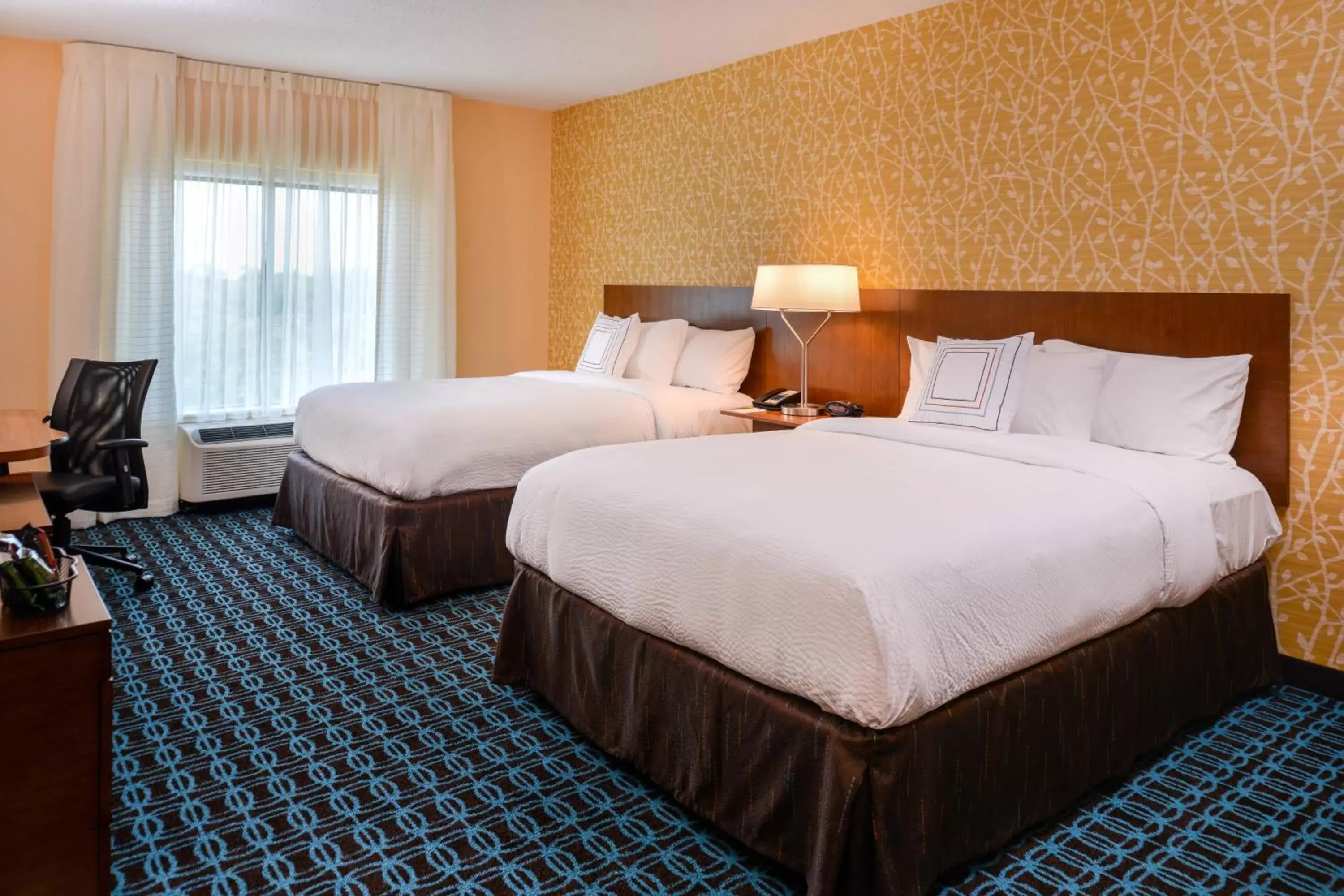 Photo of the whole room, Bed in Fairfield Inn & Suites by Marriott Orlando East/UCF Area