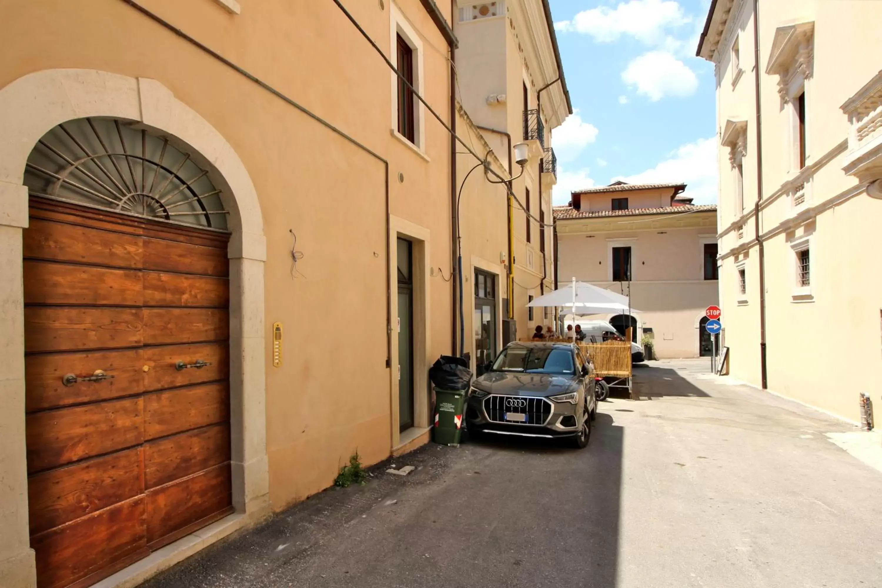 Facade/entrance in Casa Maggie