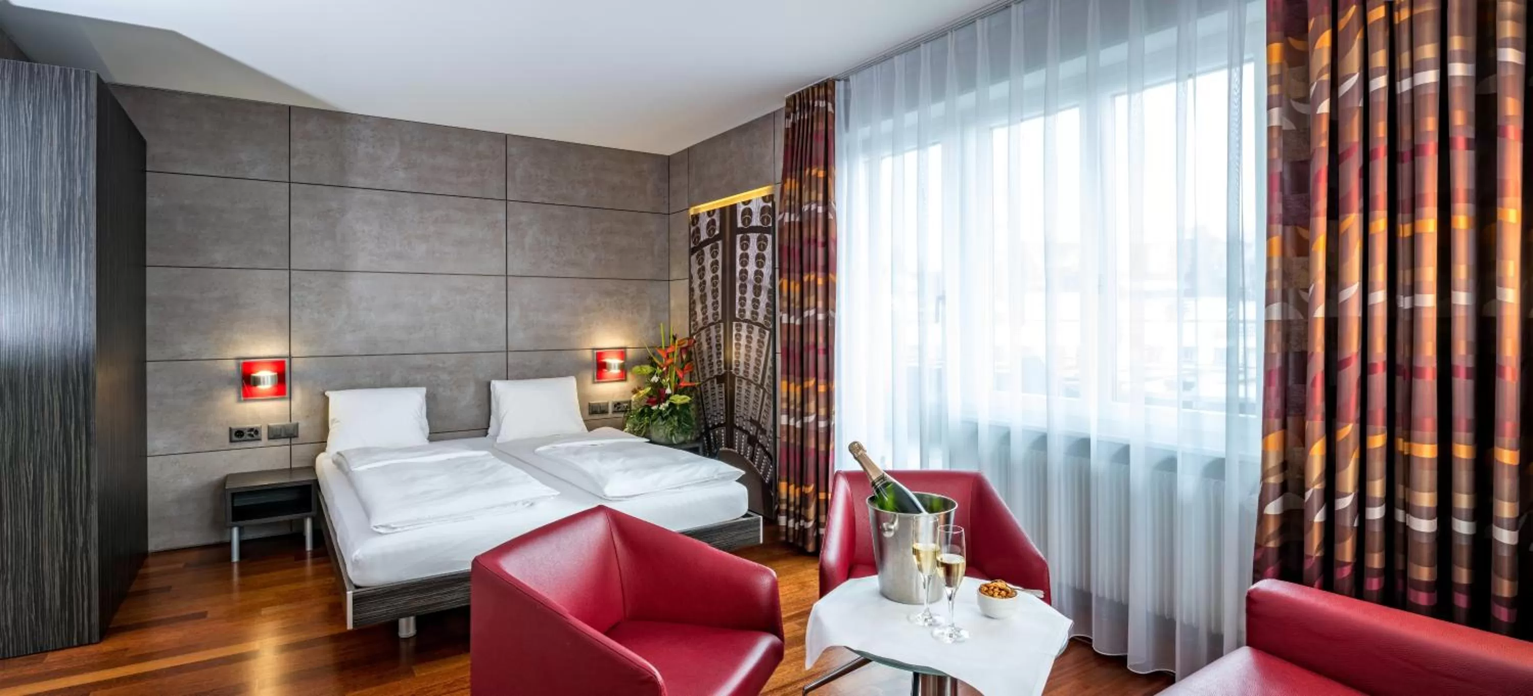 Double Room - Street Side in Hotel Sternen Oerlikon