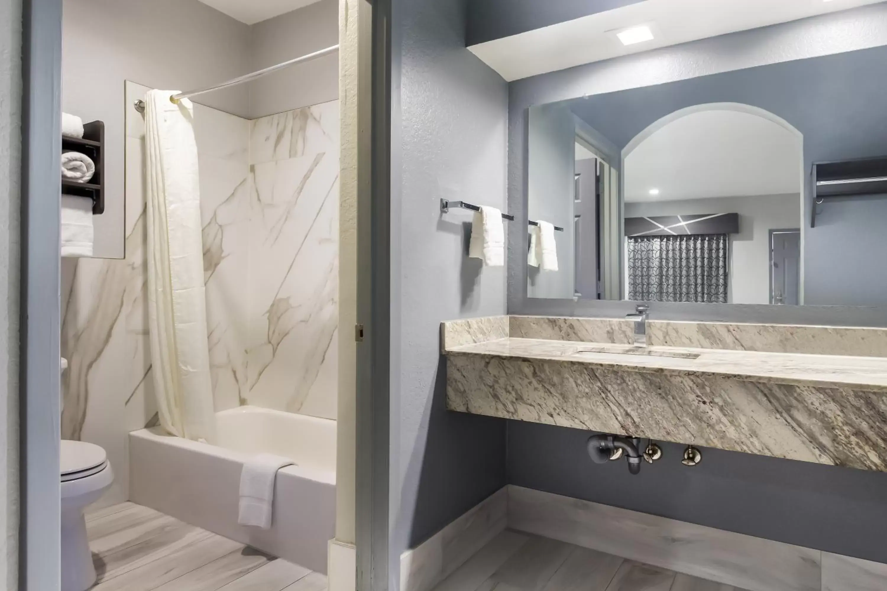 Bathroom in Americas Best Value Platinum Inn & Suites