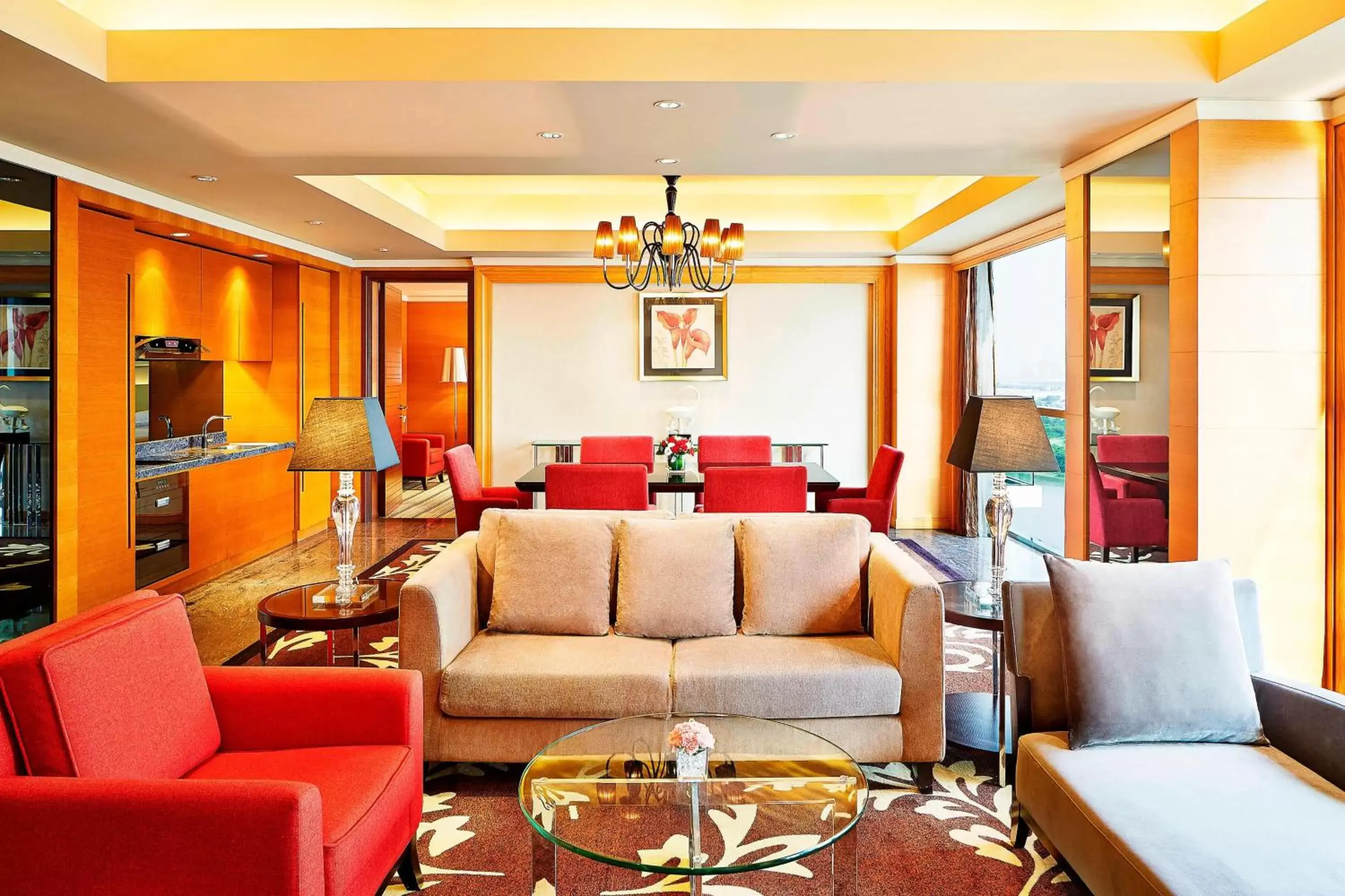 Photo of the whole room, Seating Area in Sheraton Shunde Hotel