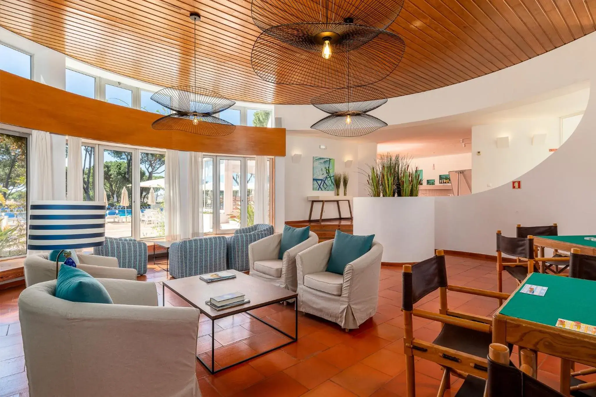 Lounge or bar in Apartamentos Turisticos Pinhal Da Marina Lounge or bar in Apartamentos Turisticos Pinhal Da Marina