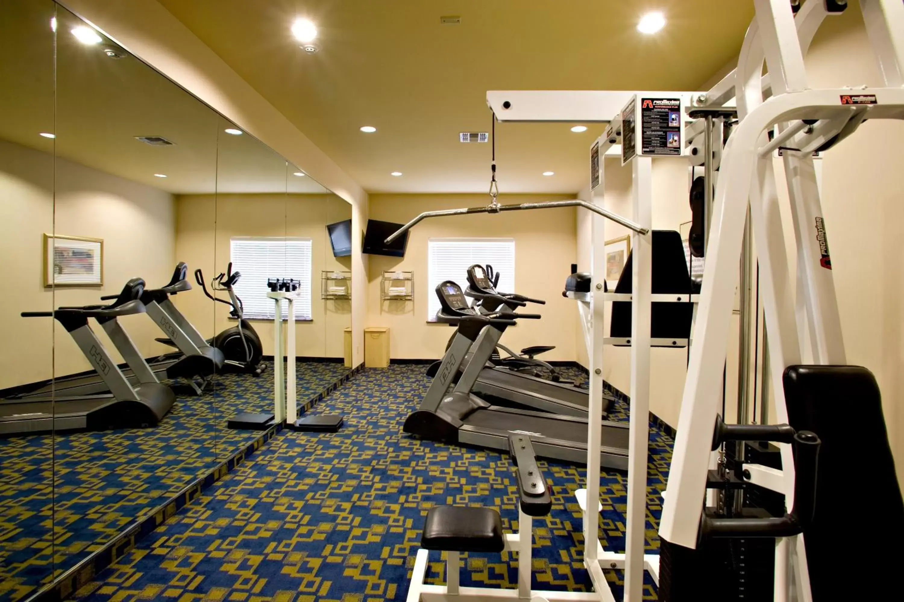 Fitness centre/facilities, Fitness Center/Facilities in Holiday Inn Express & Suites - Jourdanton-Pleasanton, an IHG Hotel