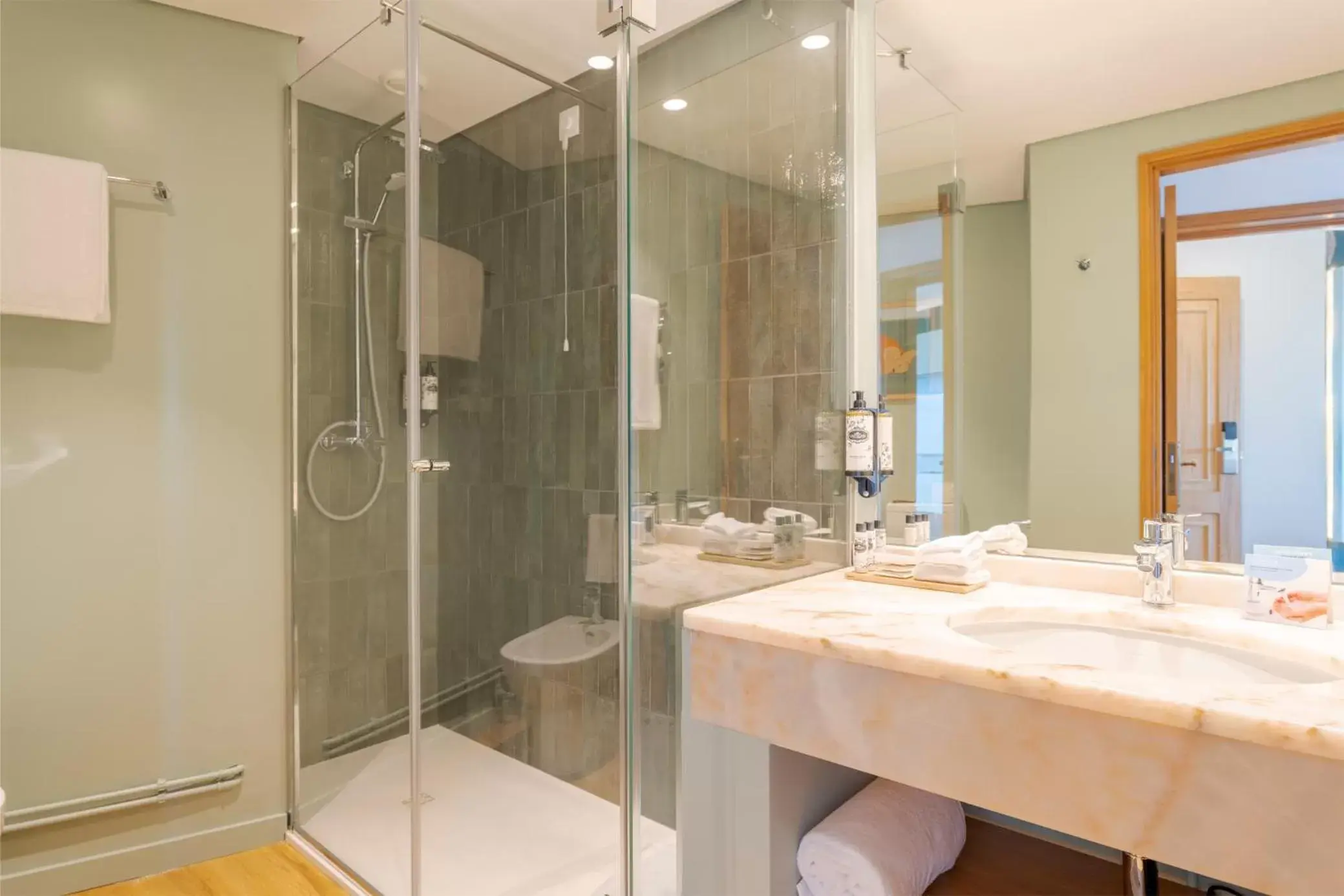 Shower, Bathroom in Pestana Vila Lido Madeira Ocean Hotel