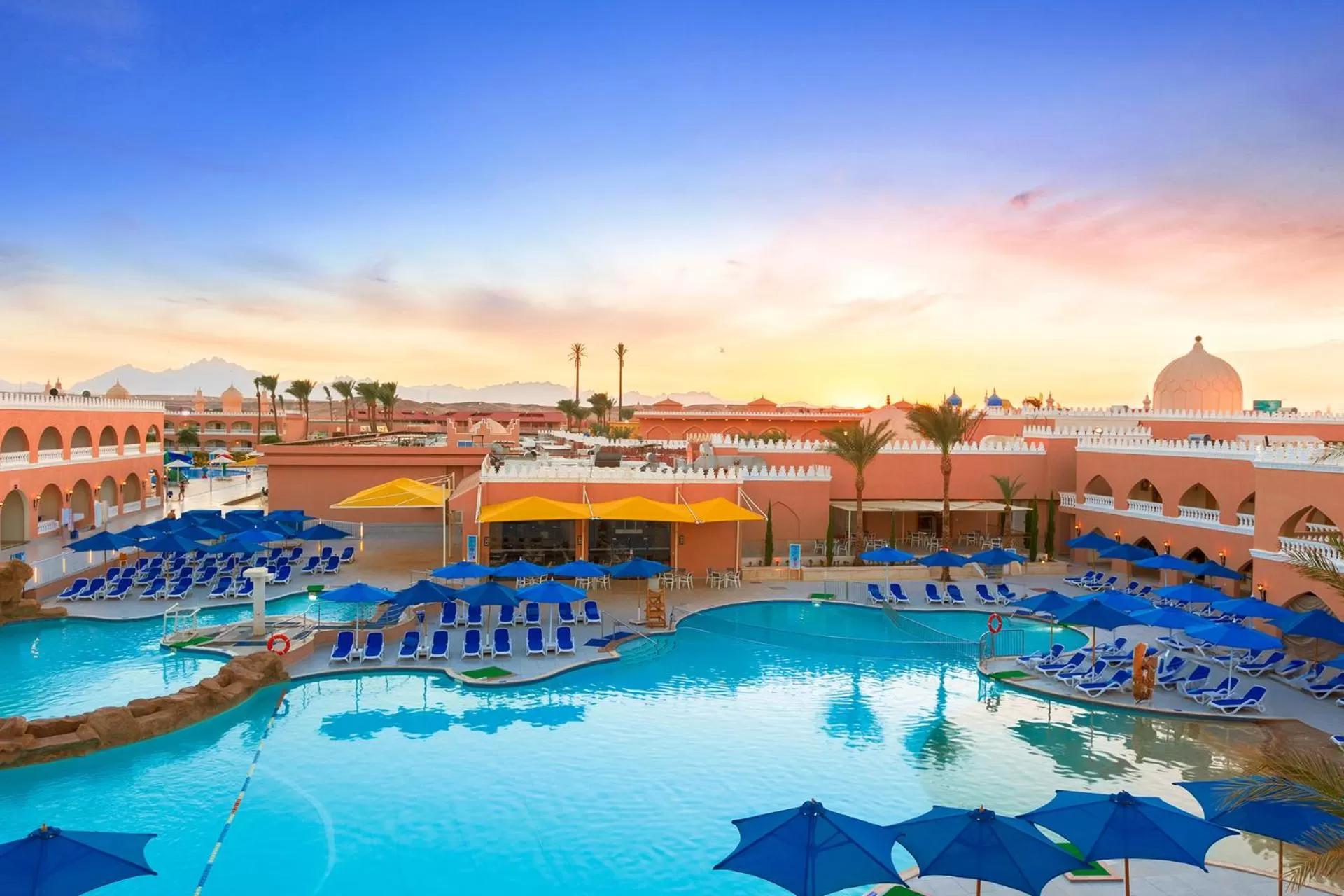 Swimming pool in Pickalbatros Alf Leila Wa Leila Resort - Neverland Hurghada