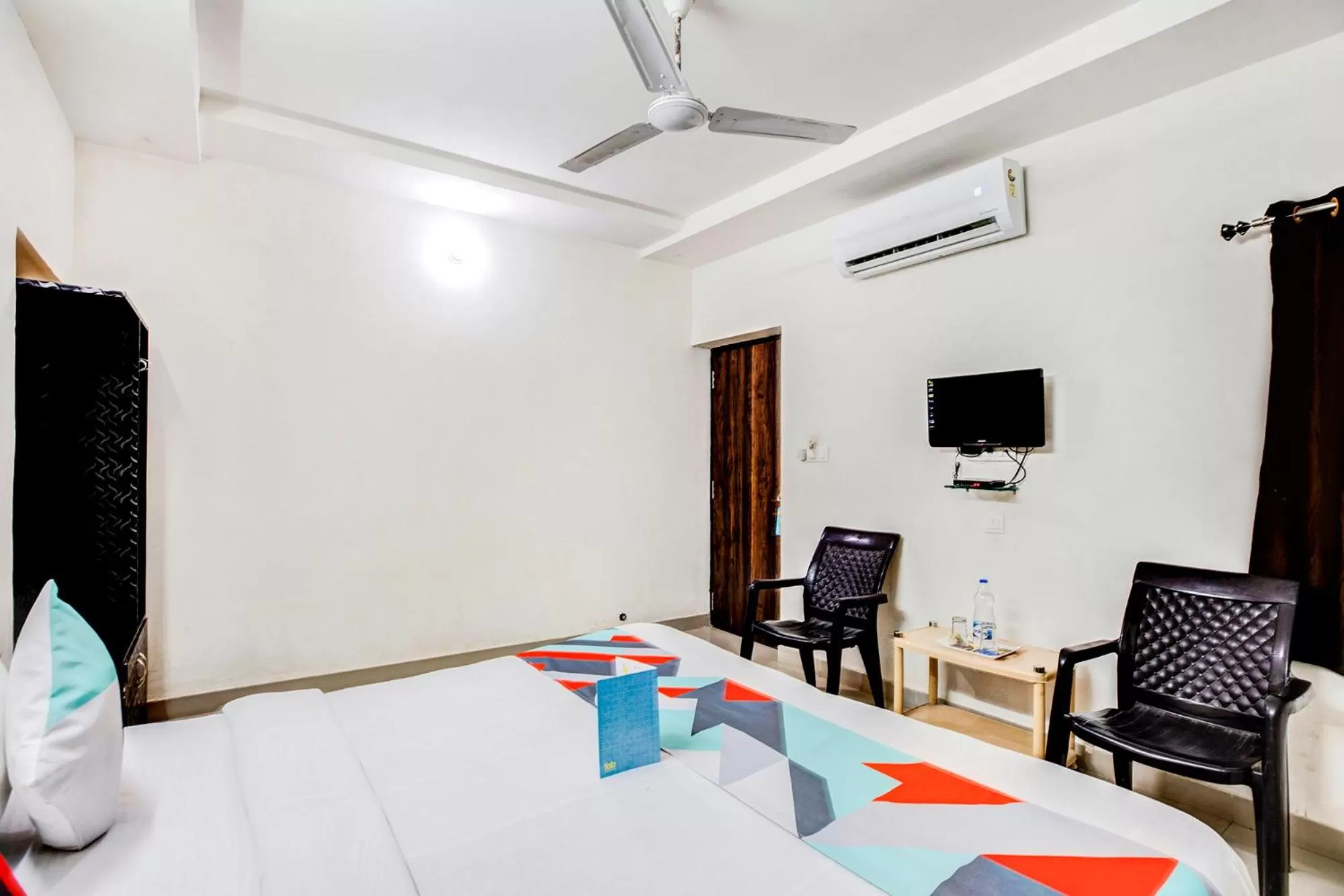 Bedroom in FabHotel Himanshi