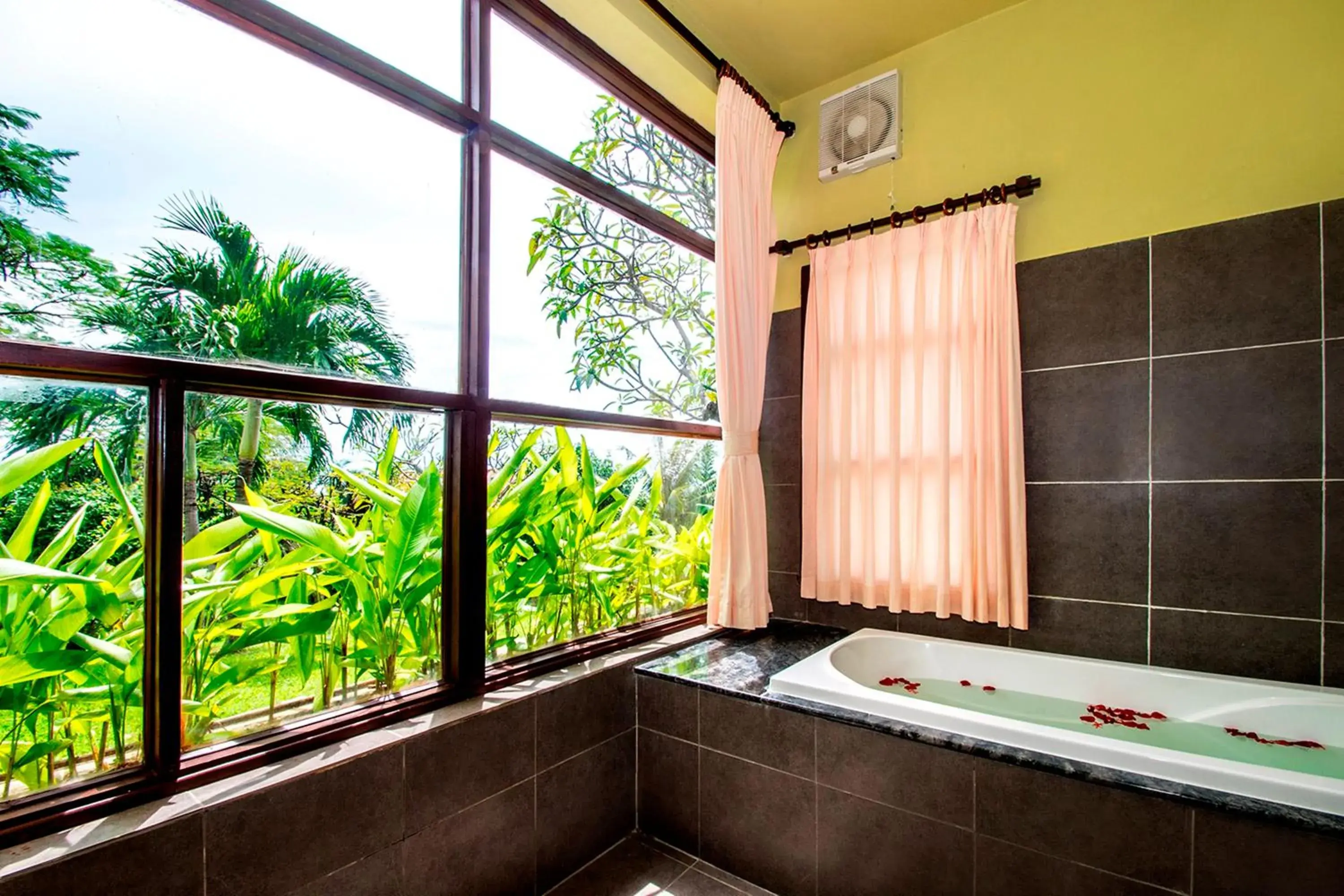 Bathroom in Romana Resort & Spa