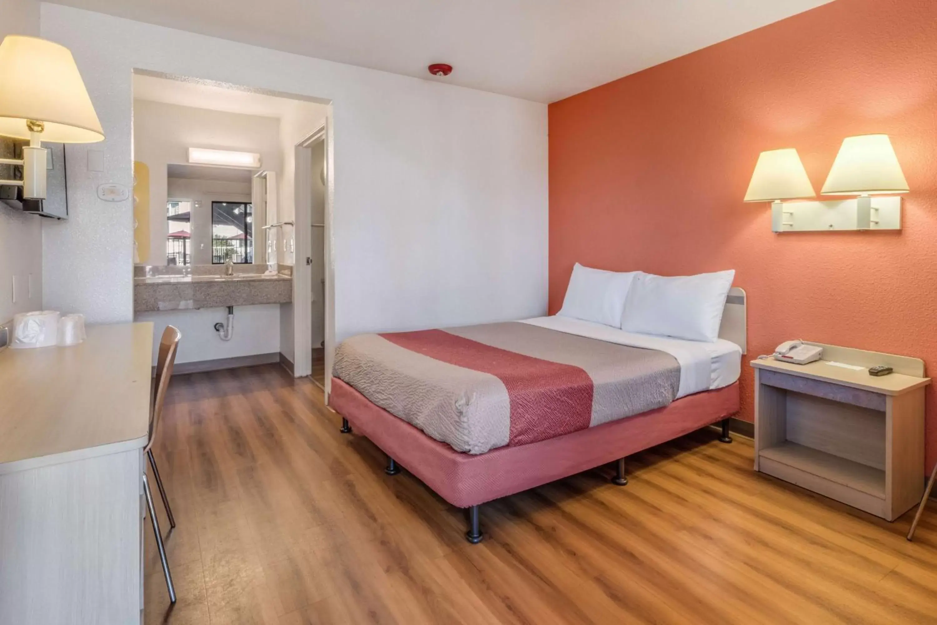 Bedroom, Bed in Motel 6-Fairfield, CA - North Bedroom, Bed in Motel 6-Fairfield, CA - North