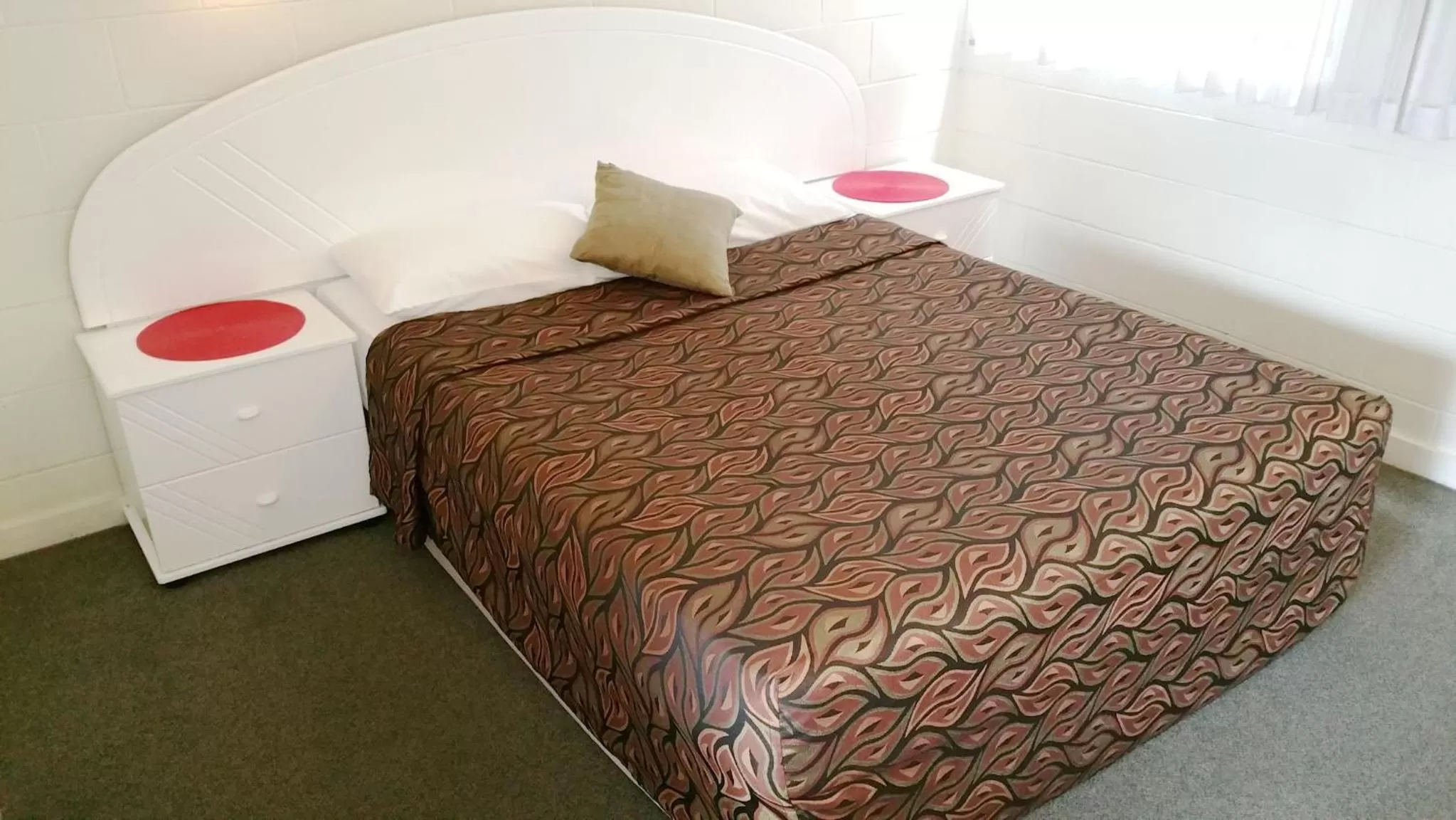 Bed in A&A Lodge Motel