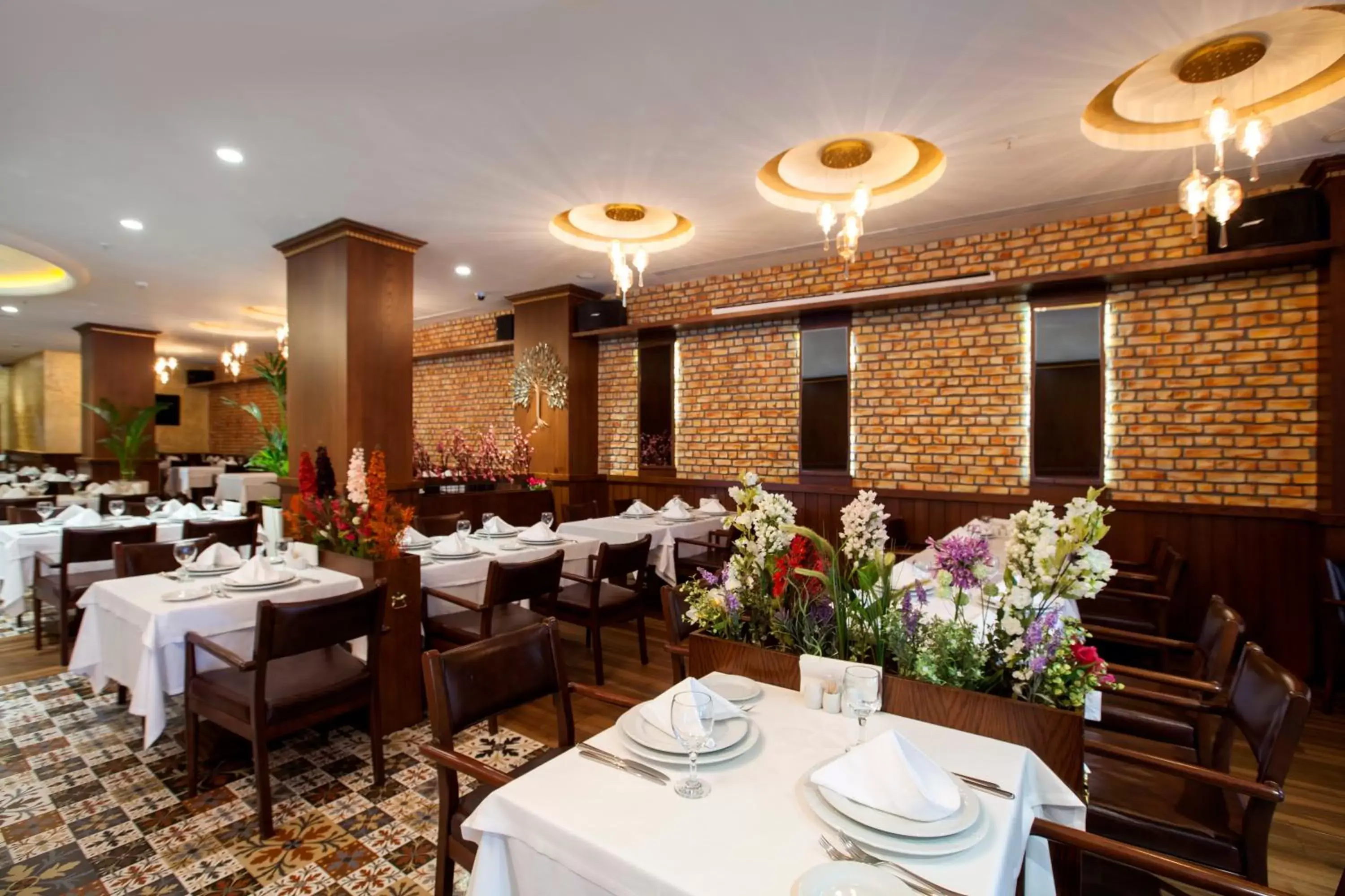 Restaurant/Places to Eat in Ramada Plaza by Wyndham Istanbul Atakoy